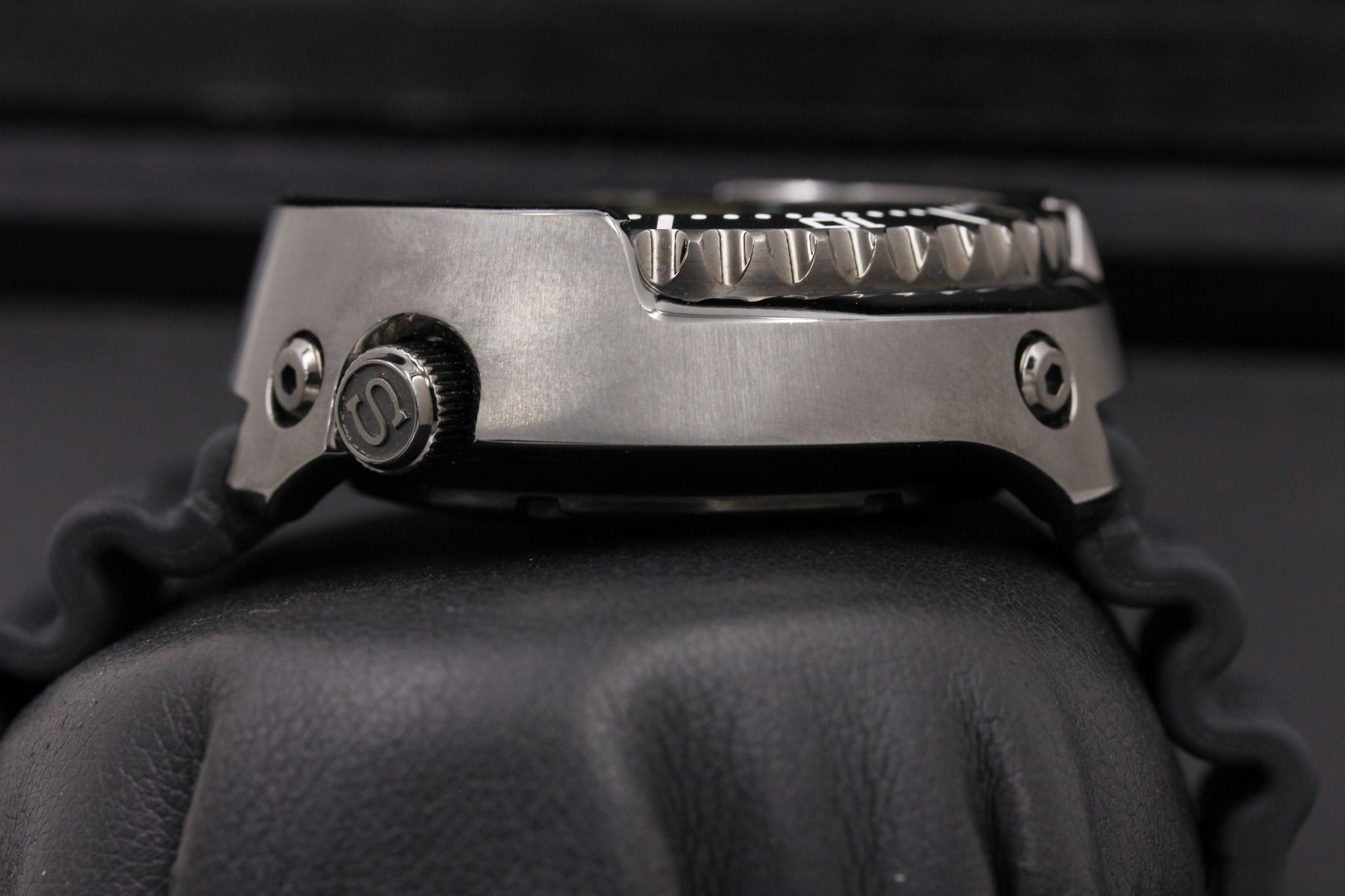 Watch Image 3