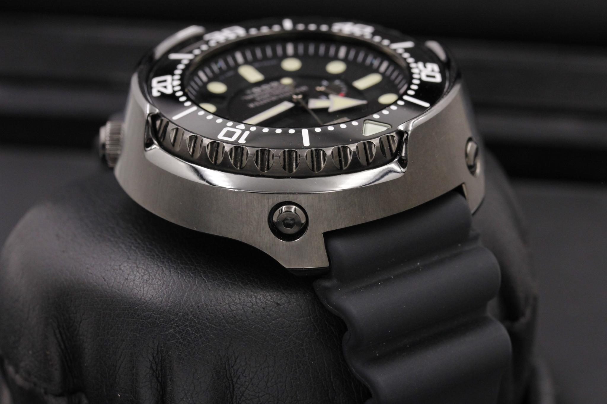 Watch Image 4