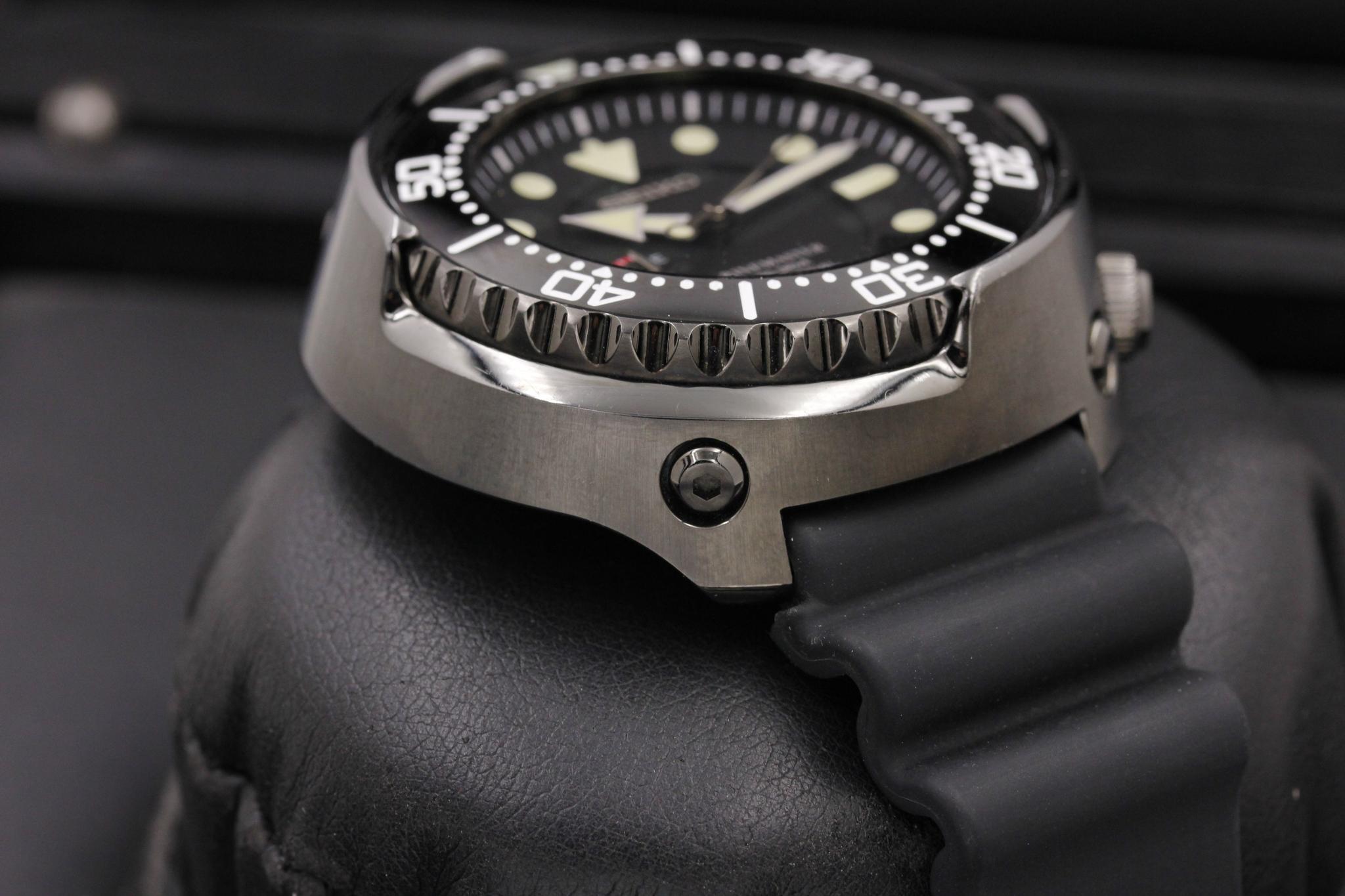 Watch Image 6