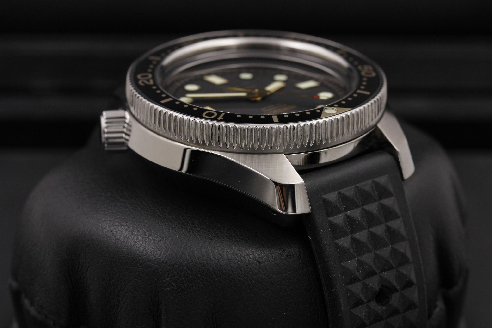 Watch Image 4