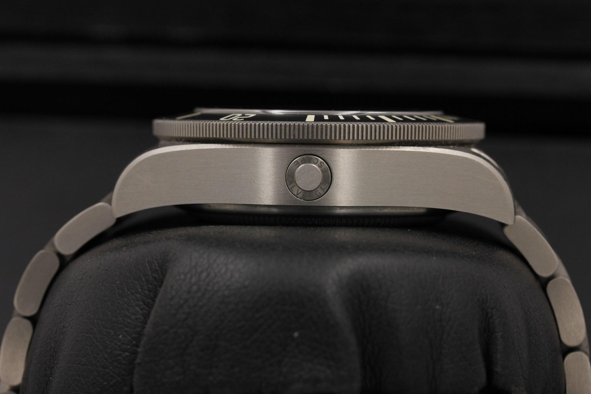 Watch Image 3