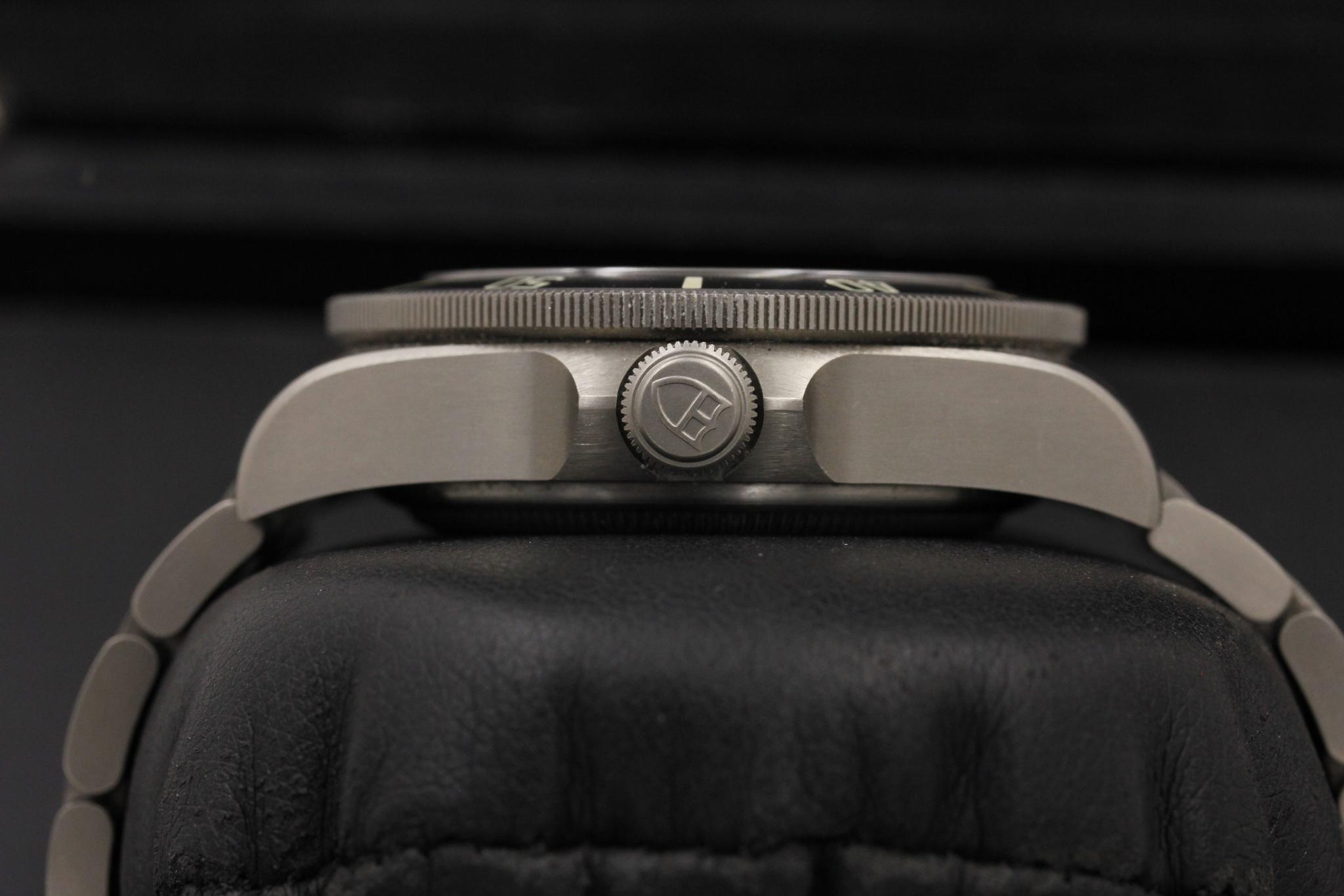 Watch Image 6