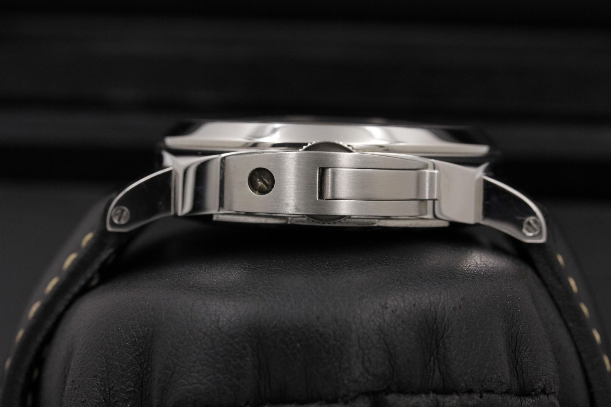 Watch Image 3