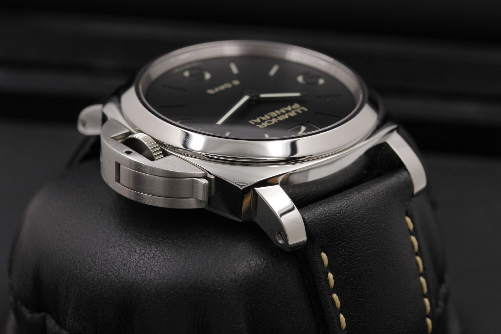 Watch Image 4