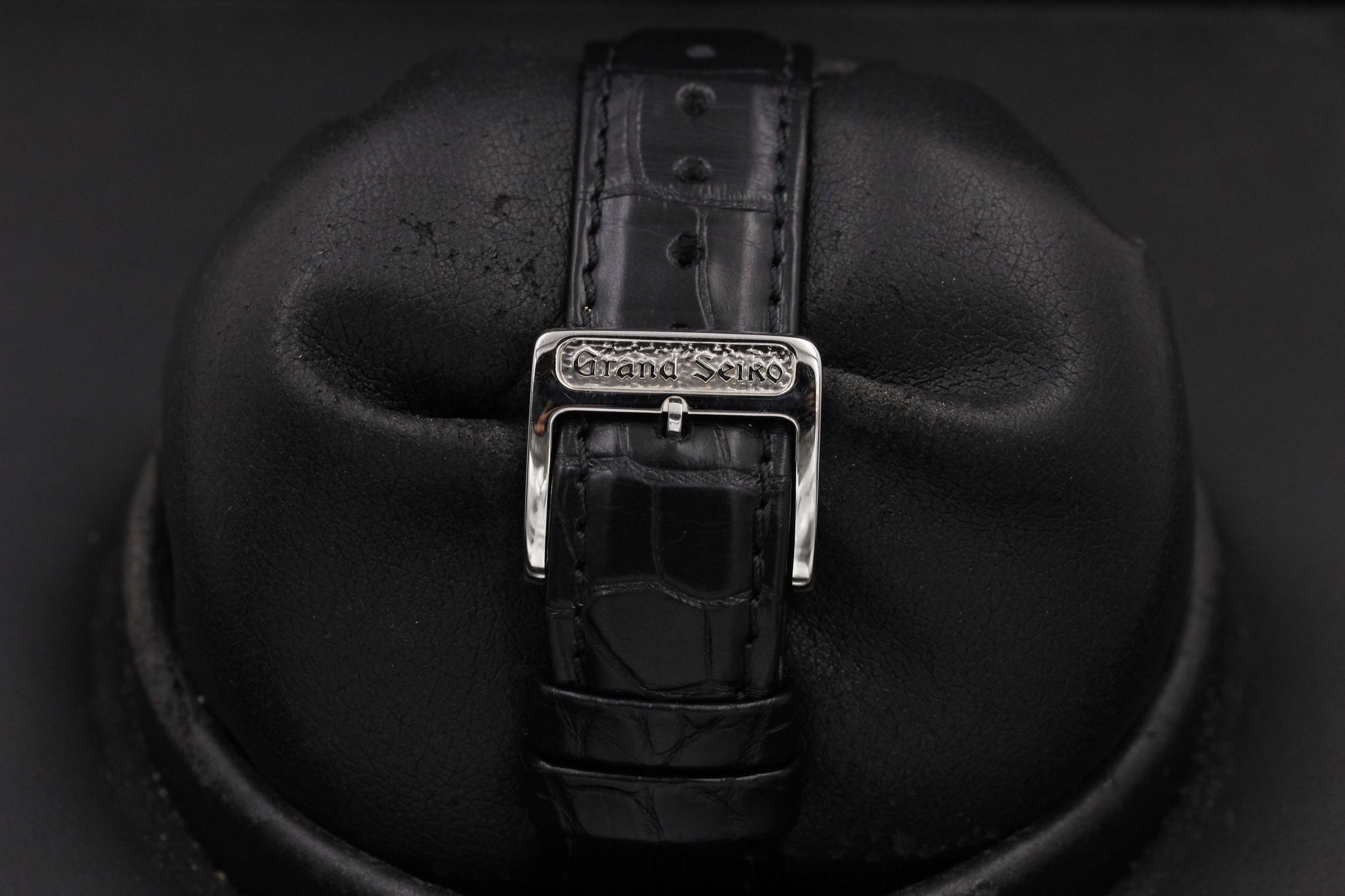 Watch Image 8