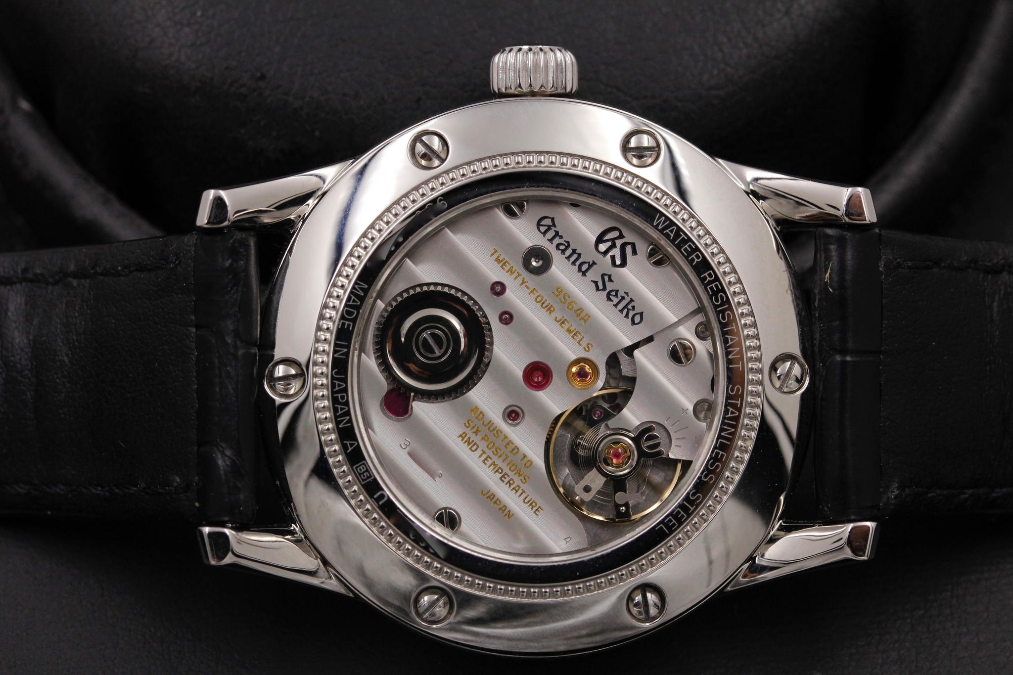 Watch Image 7