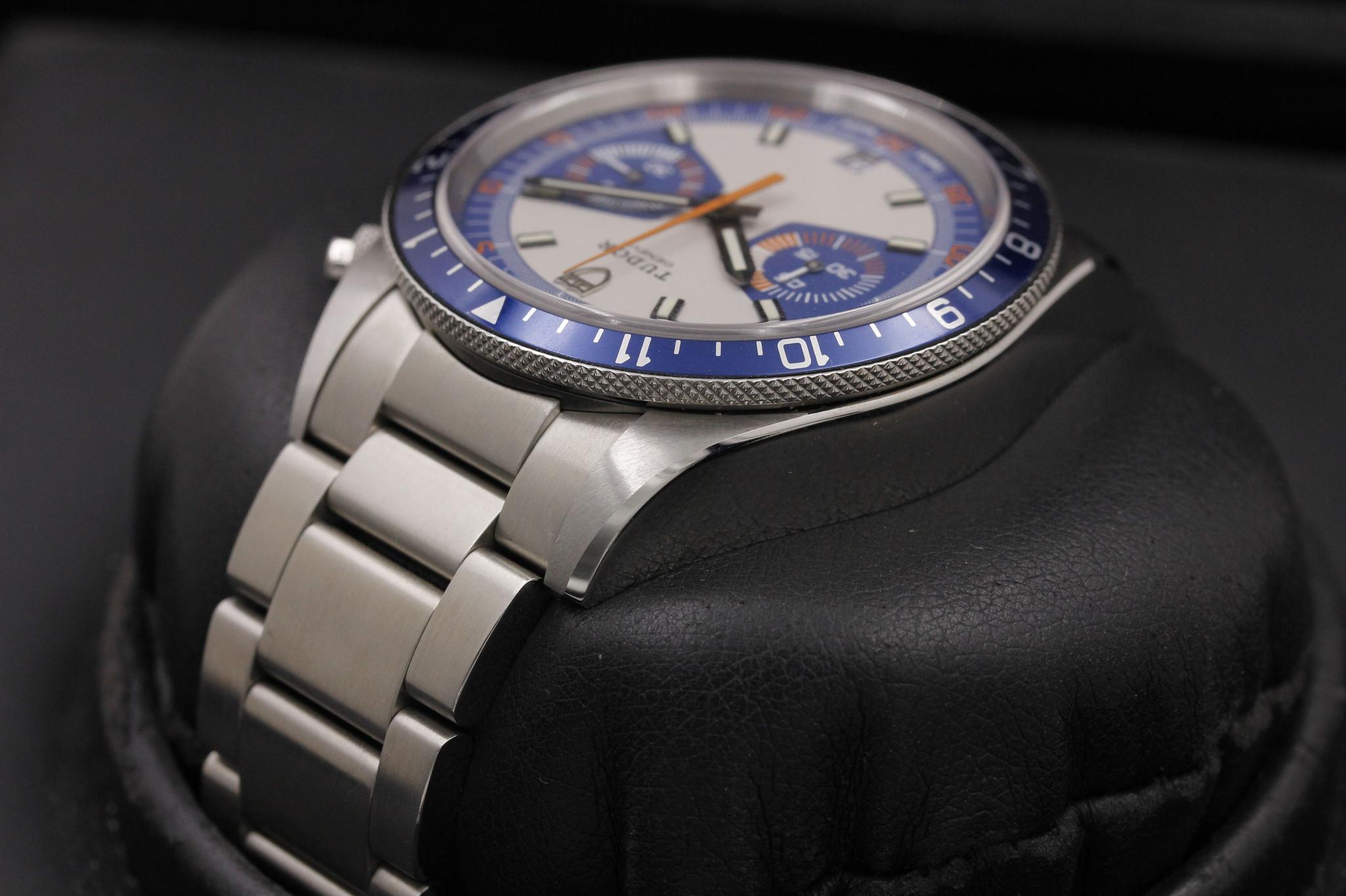 Watch Image 5