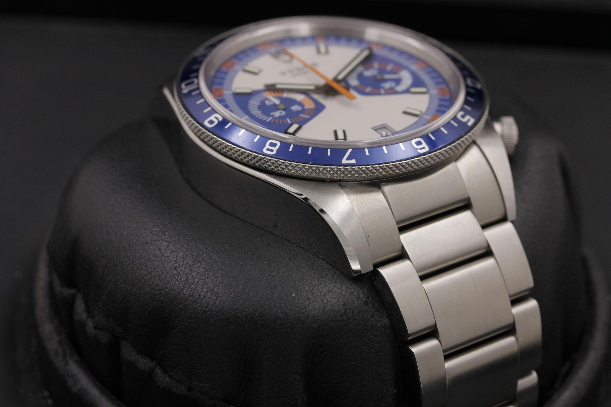 Watch Image 6