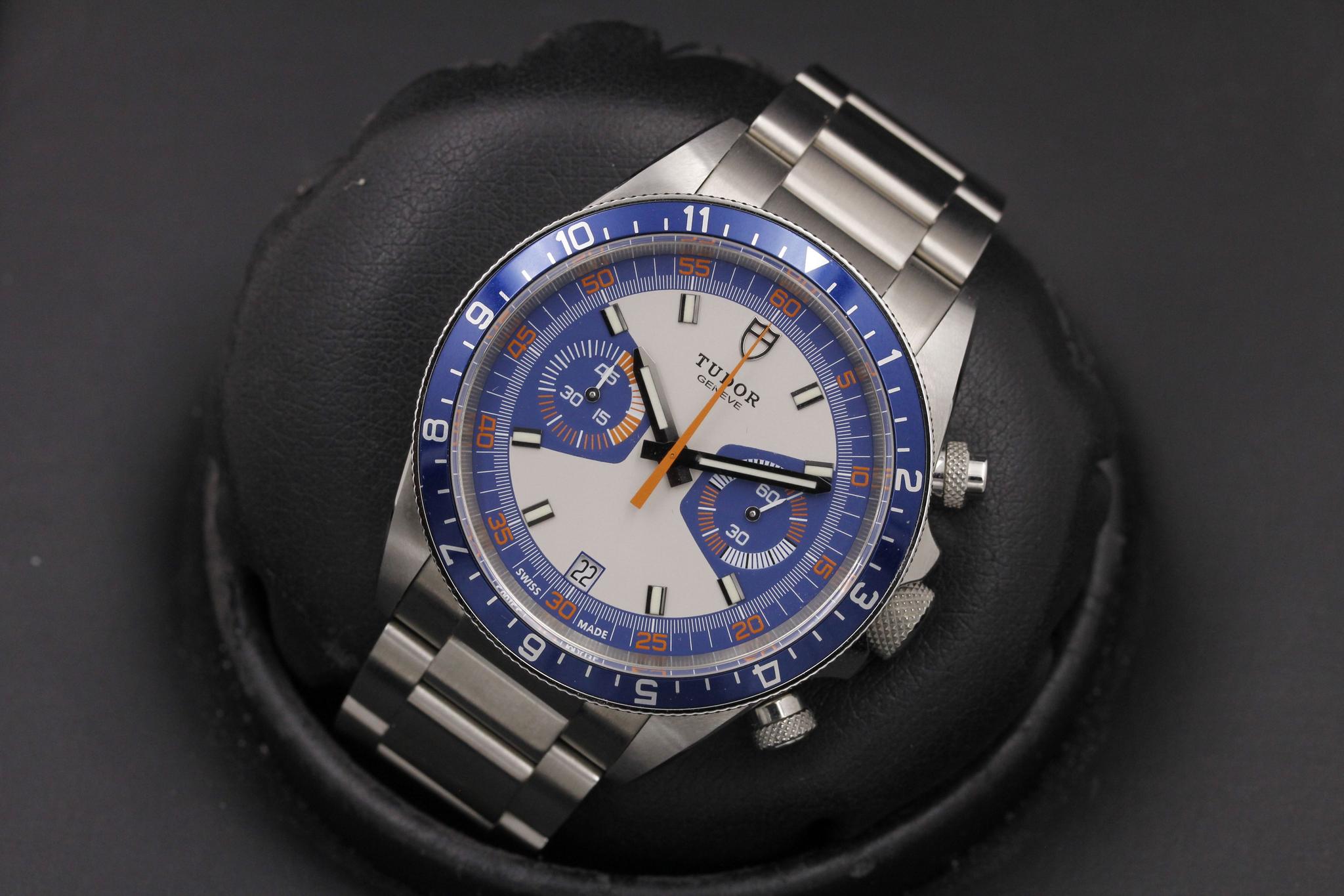 Watch Image 9