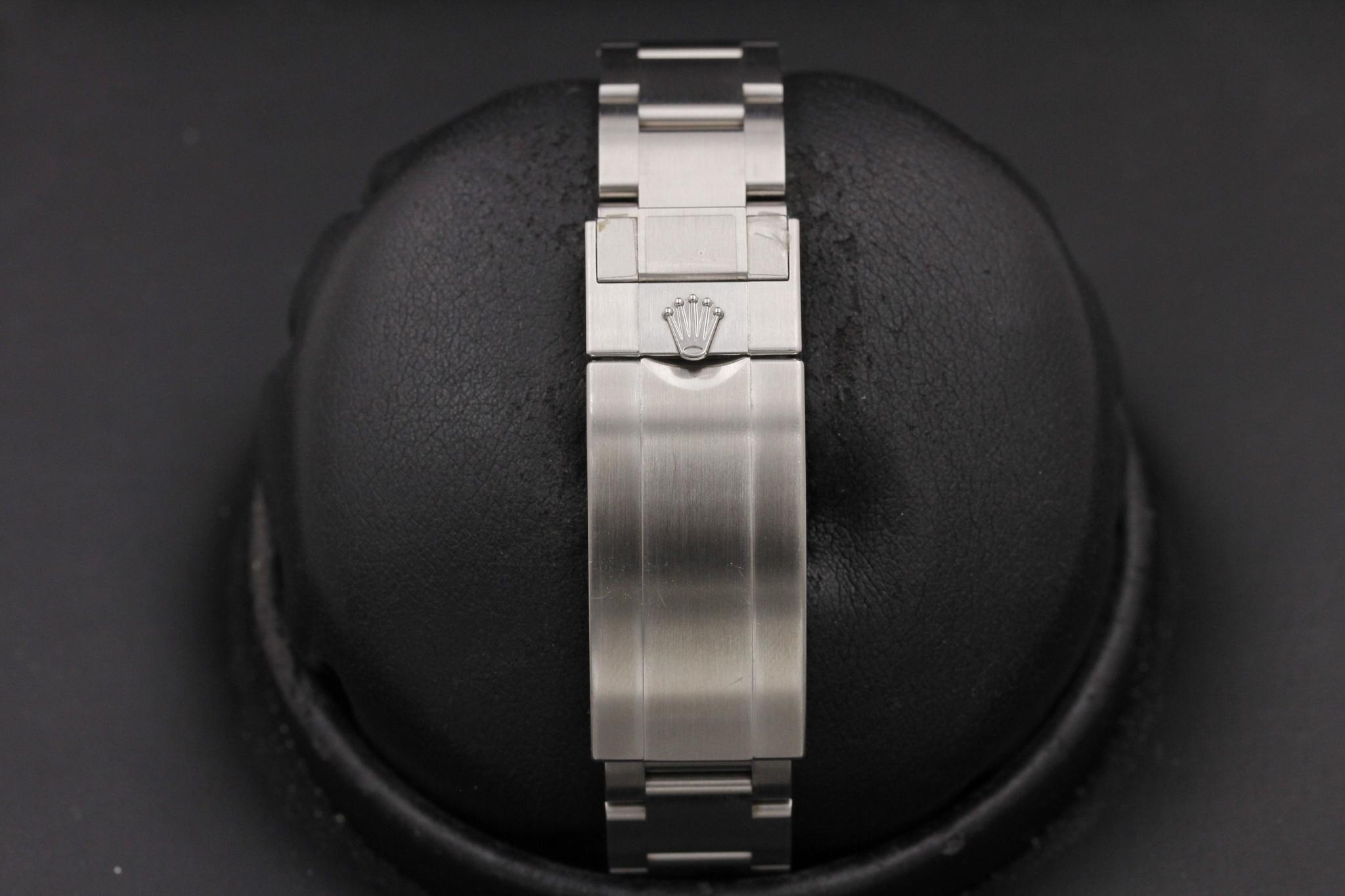 Watch Image 8
