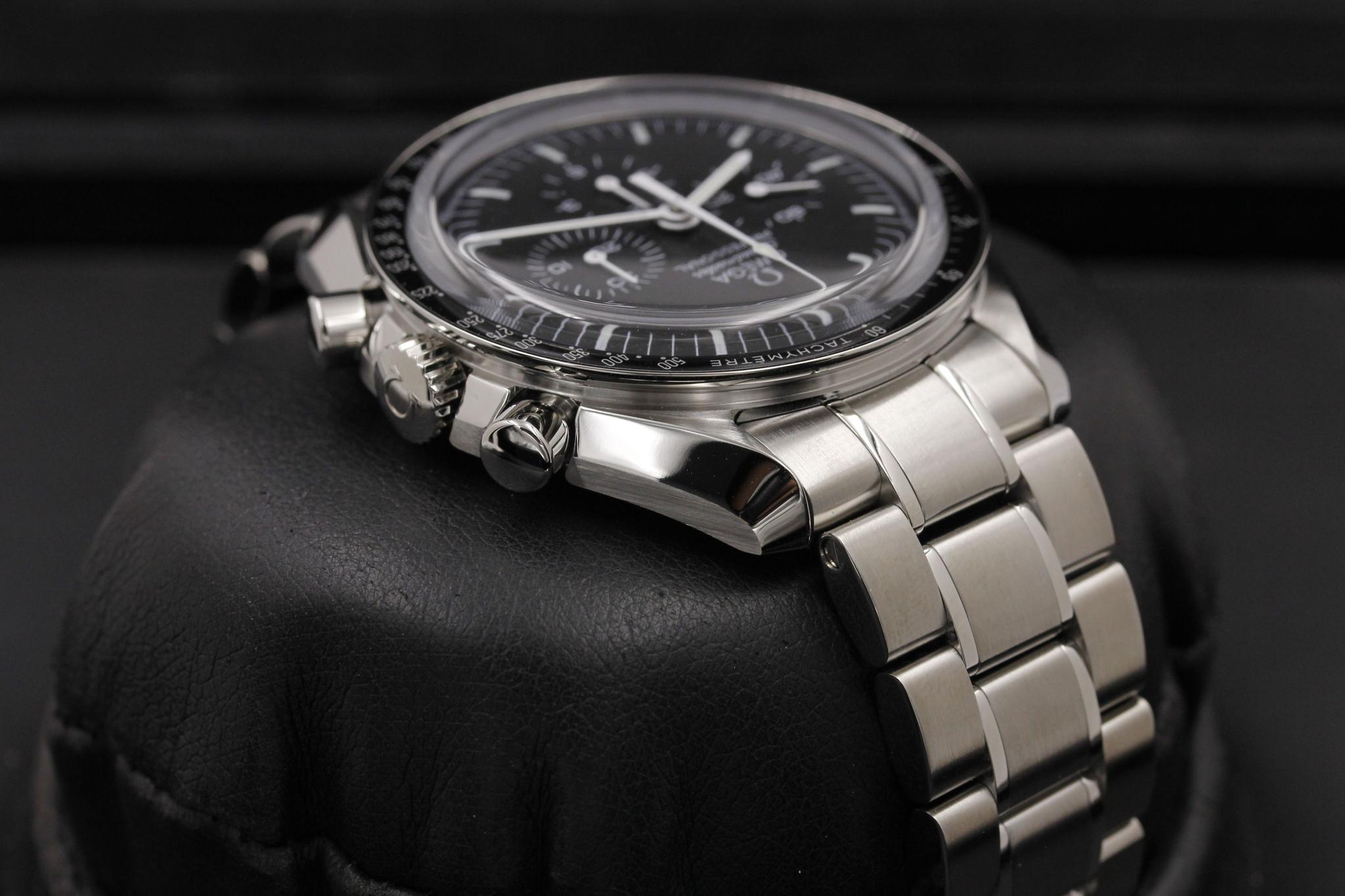 Watch Image 4