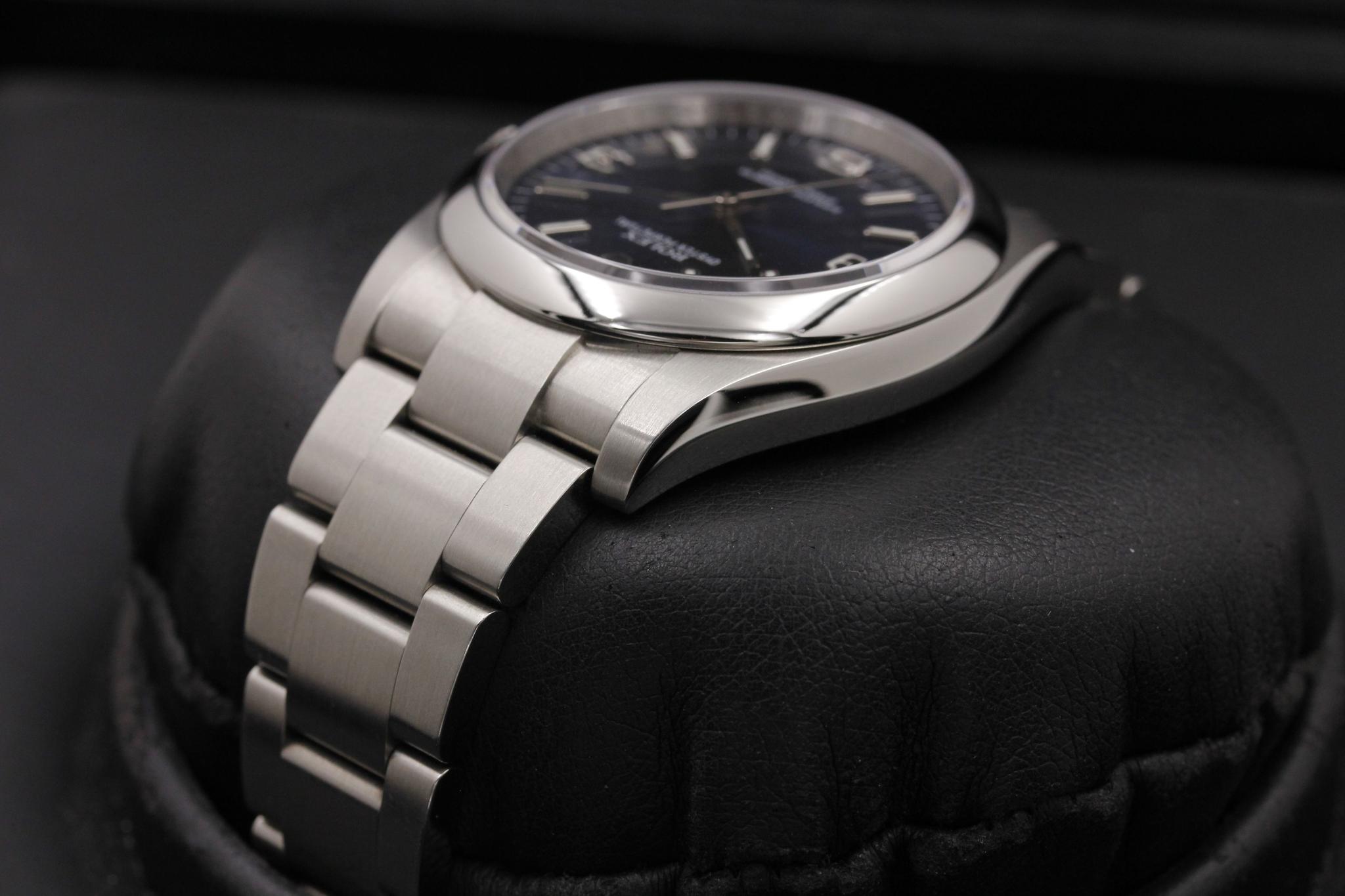 Watch Image 5