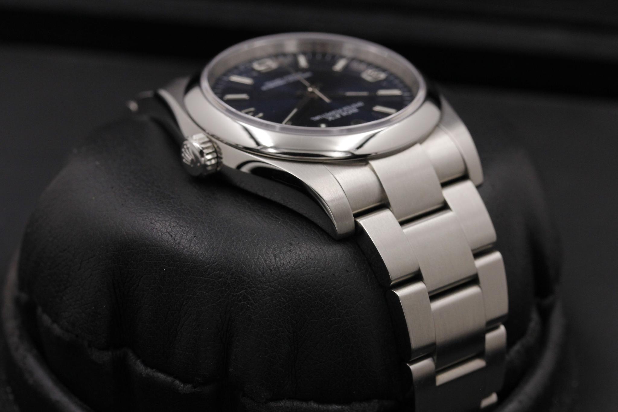 Watch Image 4