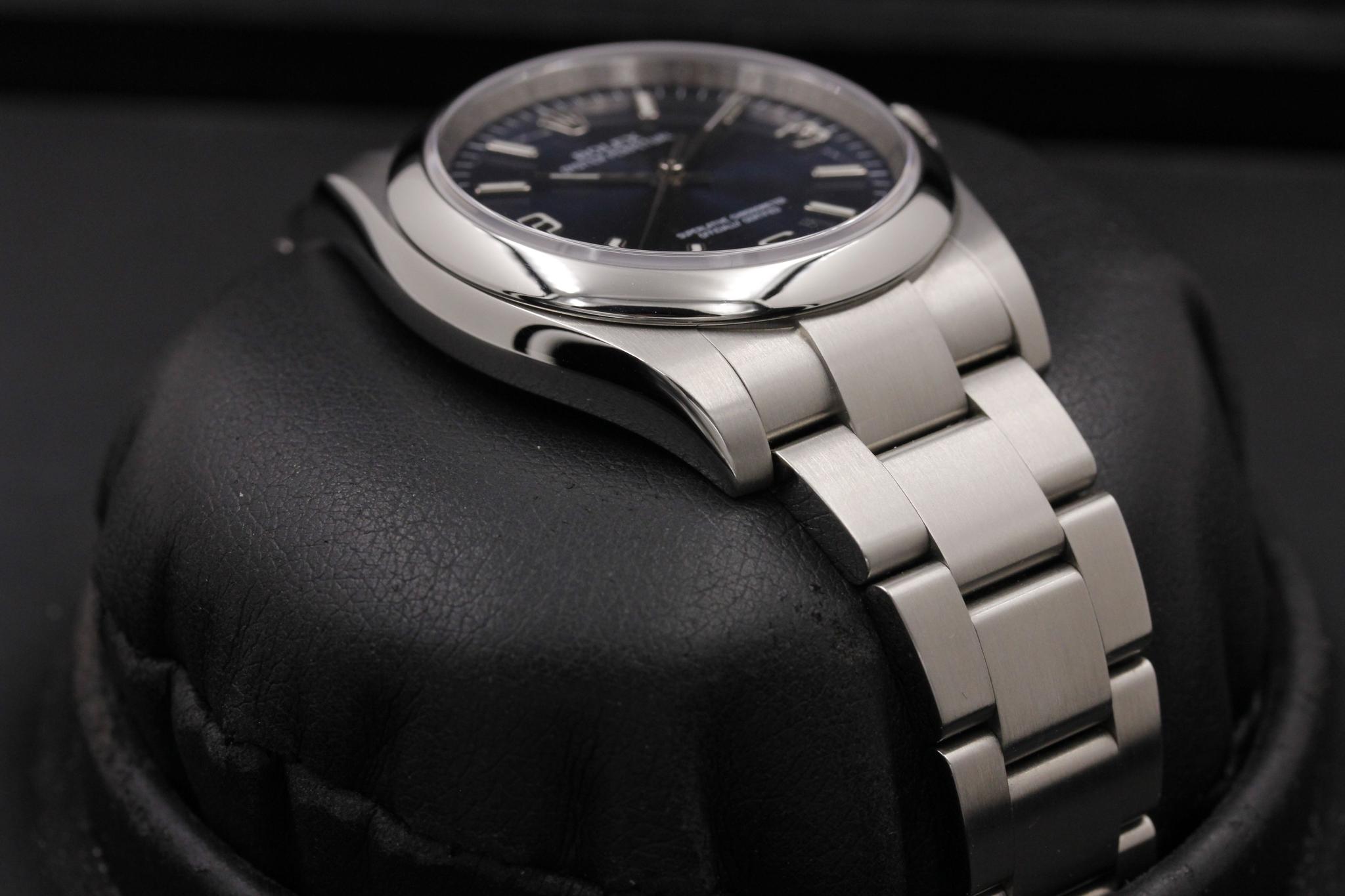 Watch Image 6