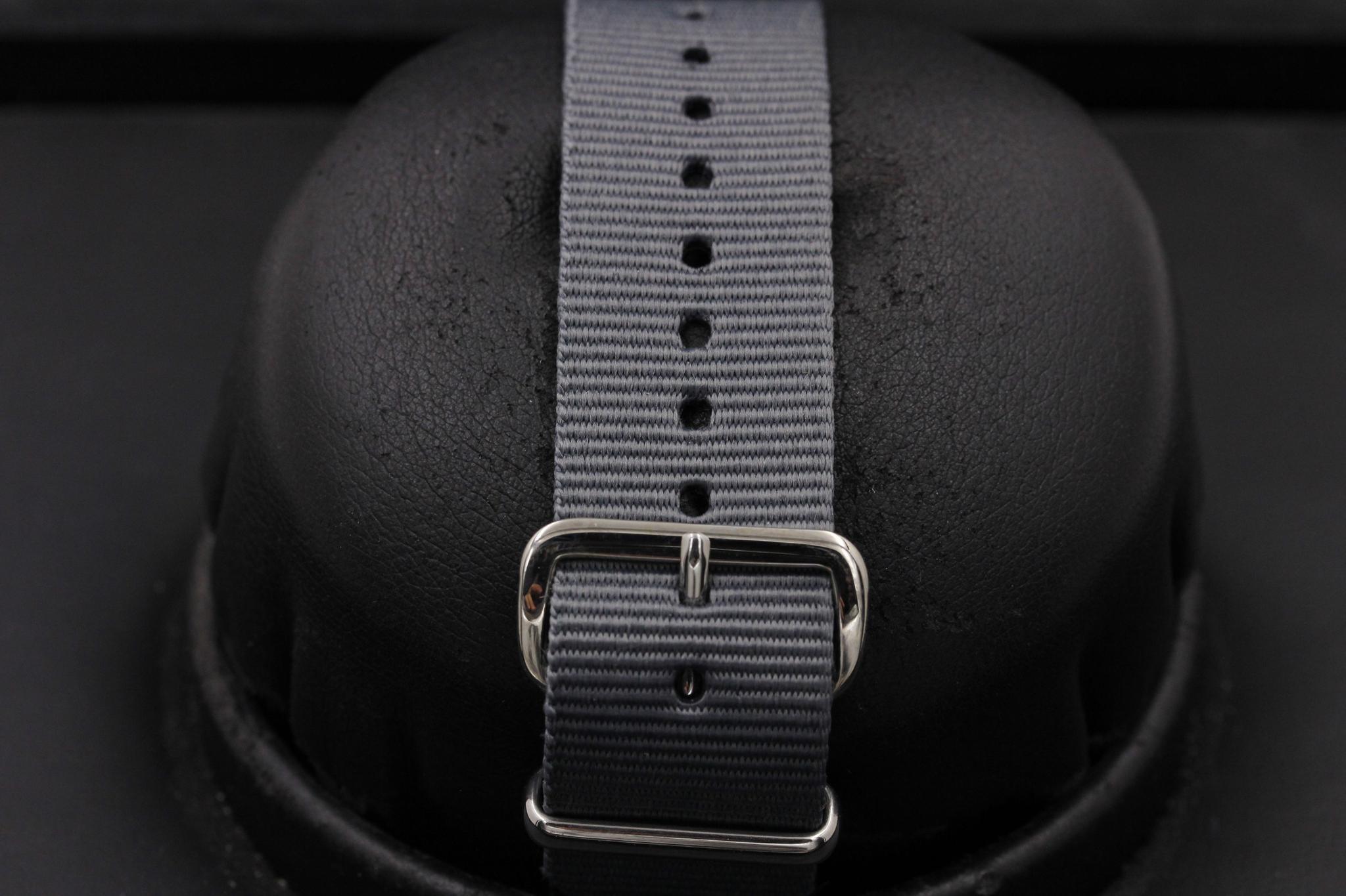 Watch Image 11