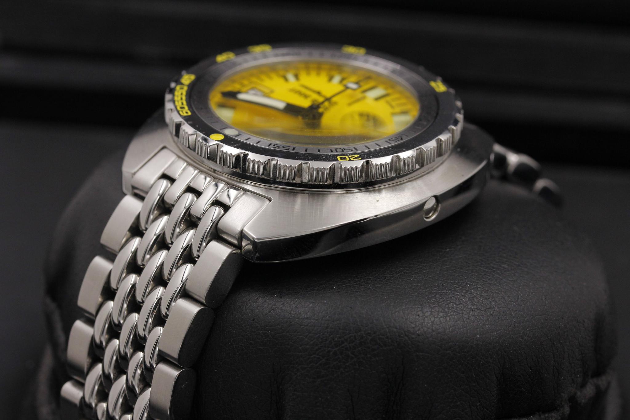 Watch Image 4