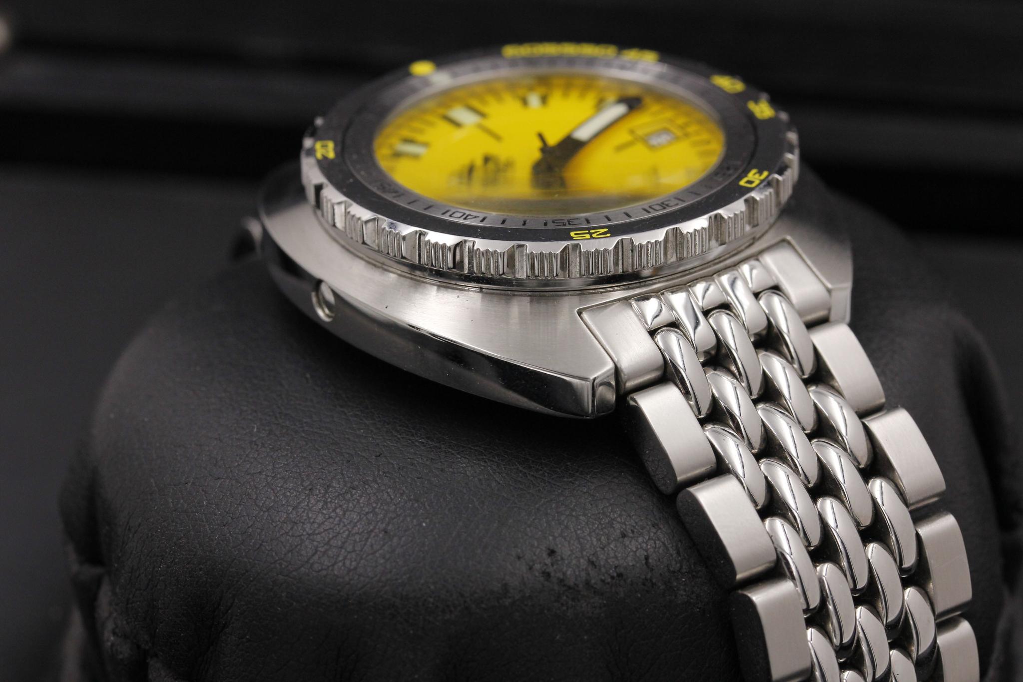 Watch Image 6