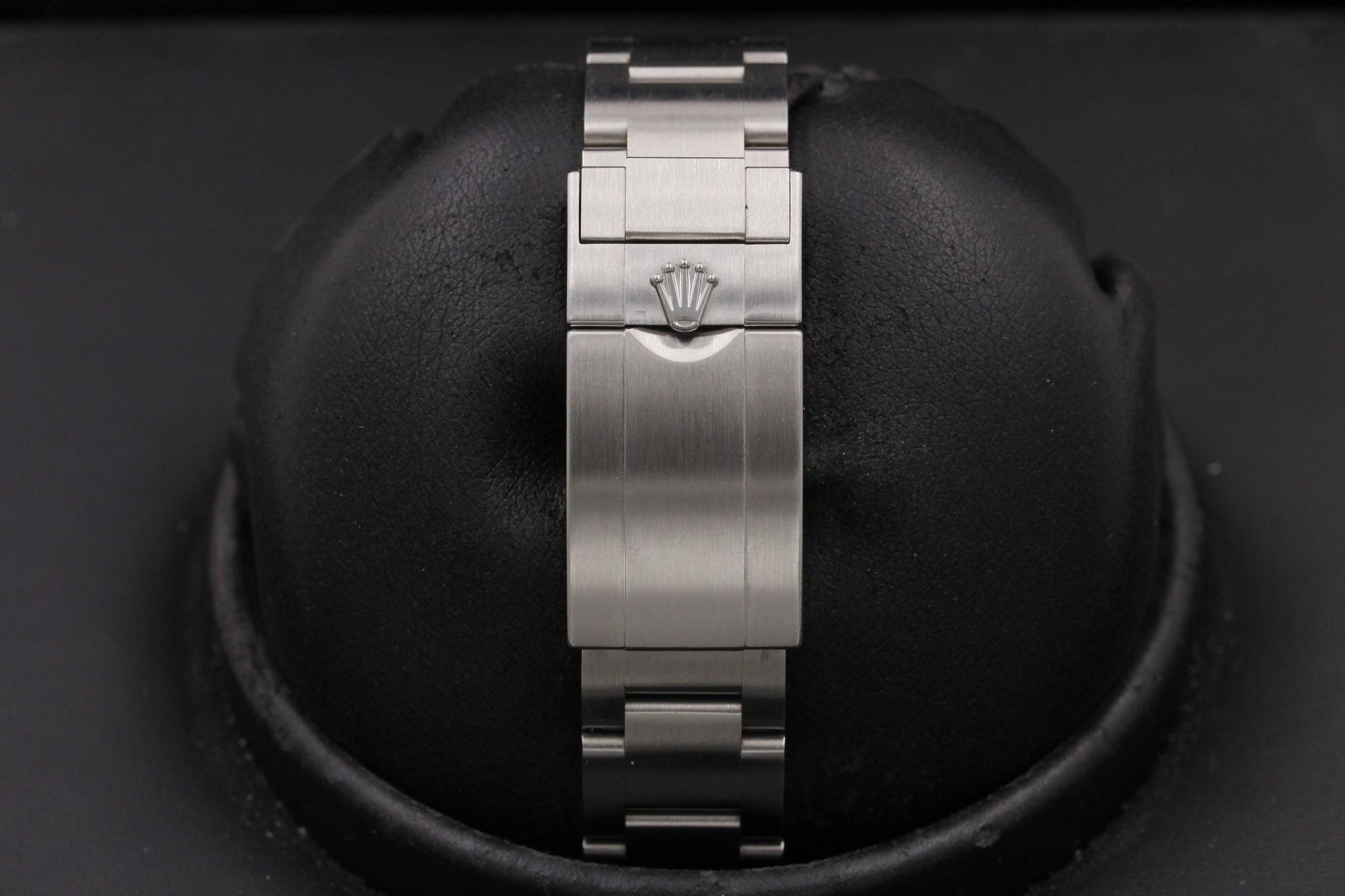 Watch Image 8
