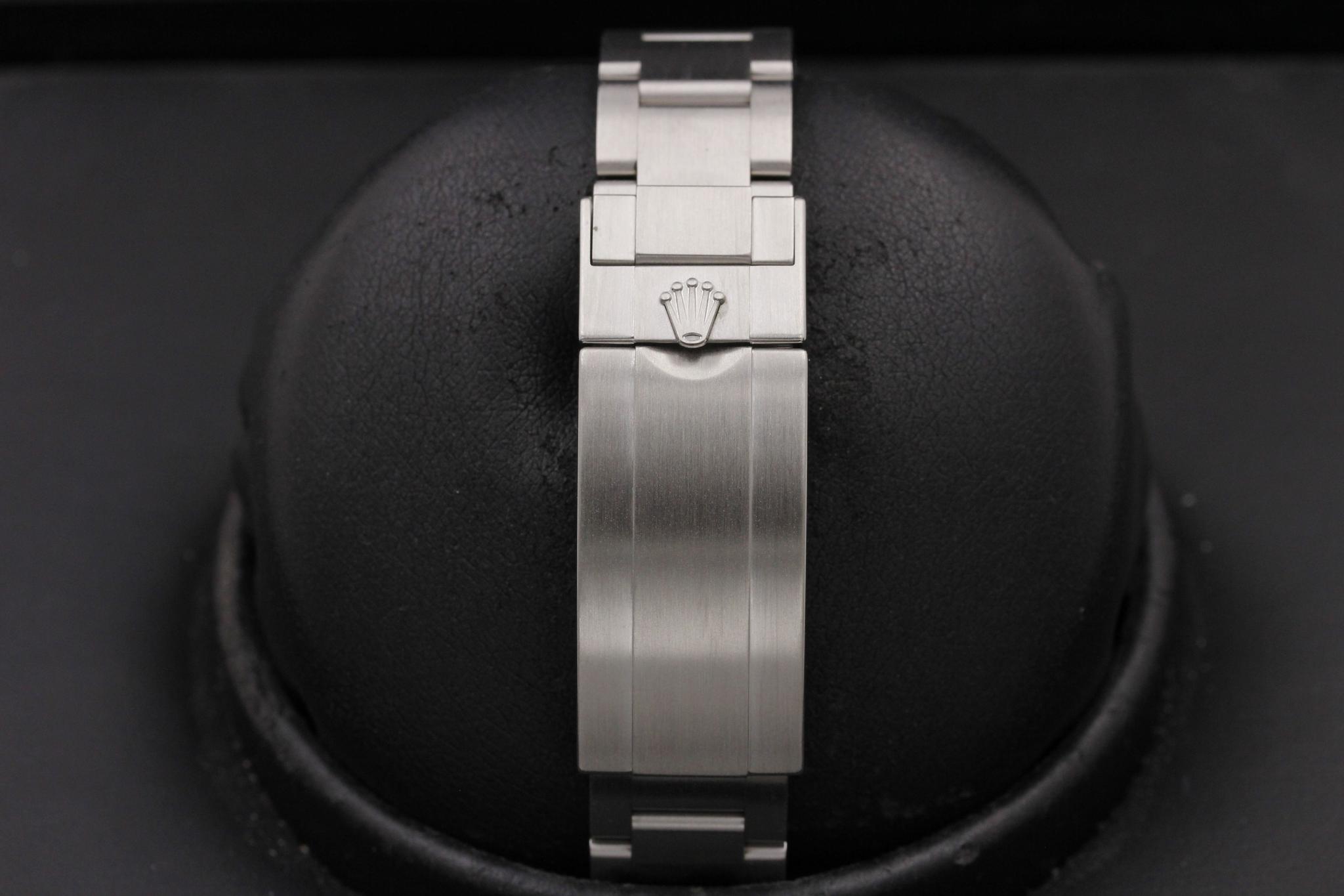 Watch Image 8