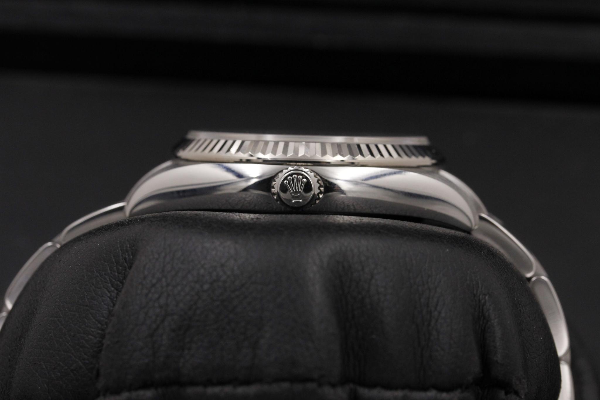 Watch Image 3