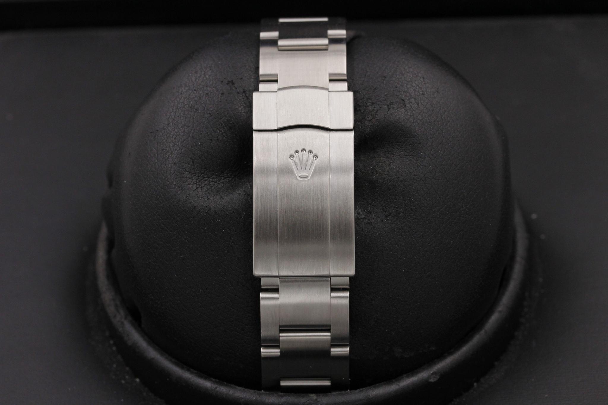 Watch Image 8
