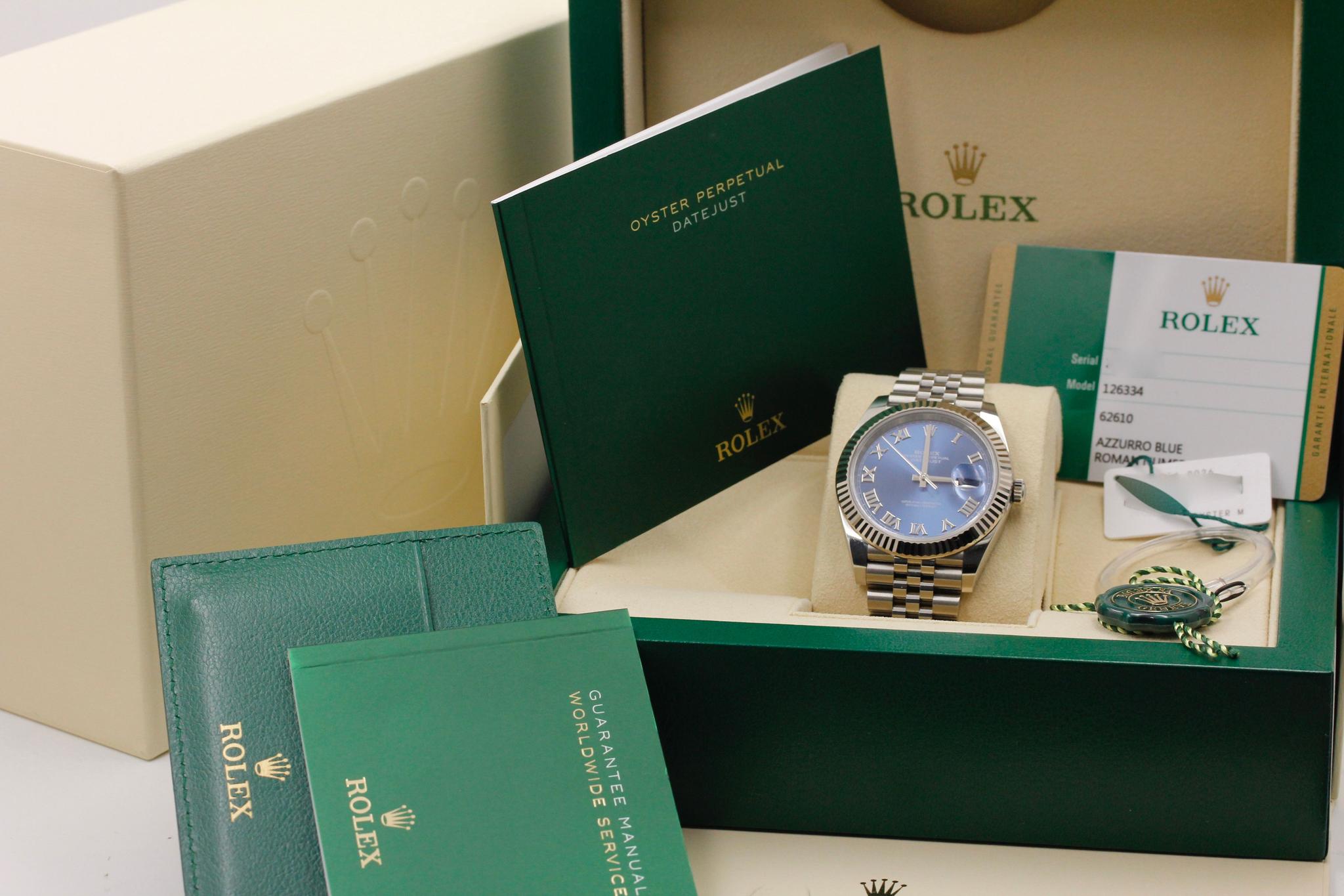 Watch Image 11