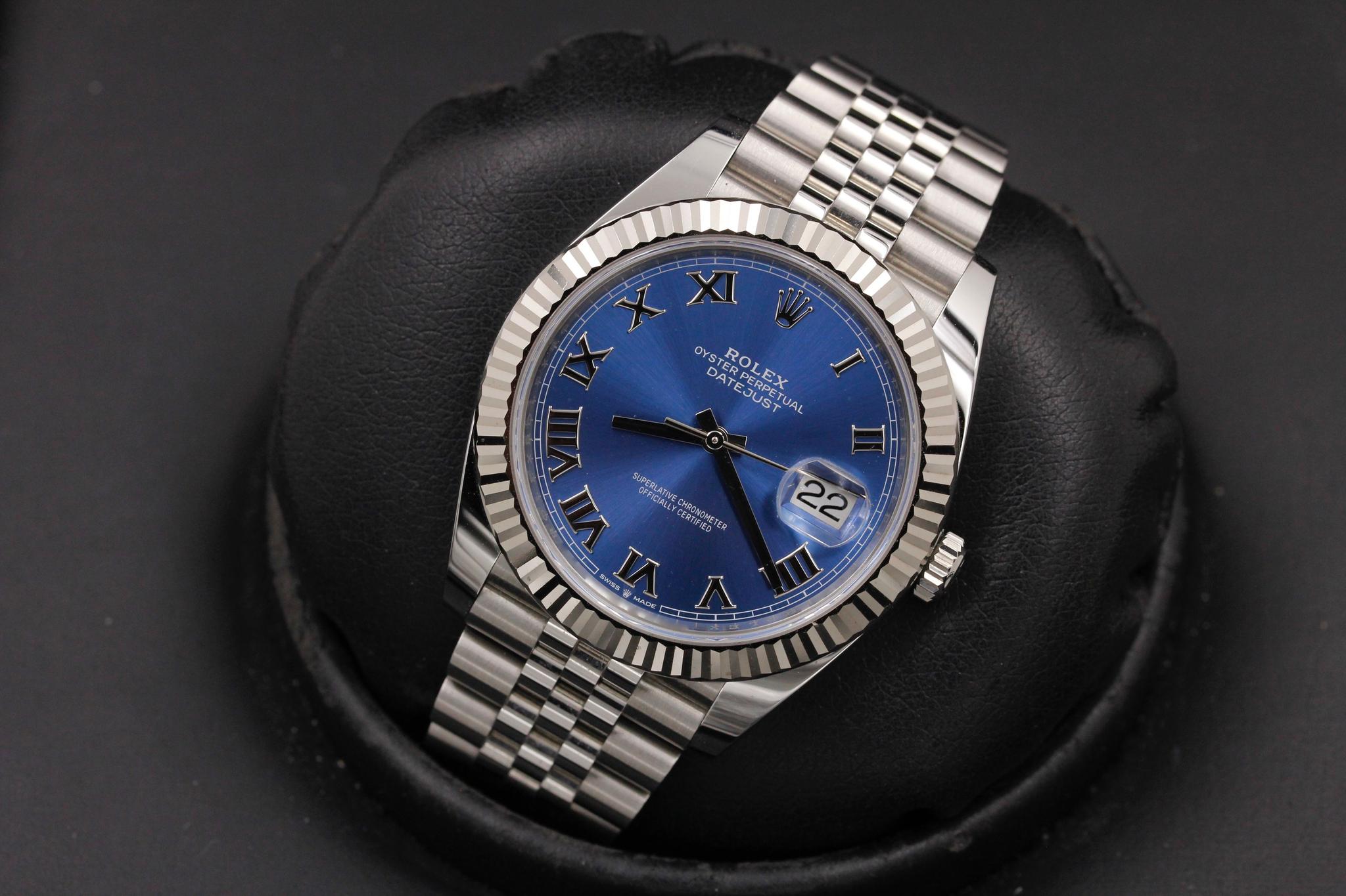 Watch Image 9