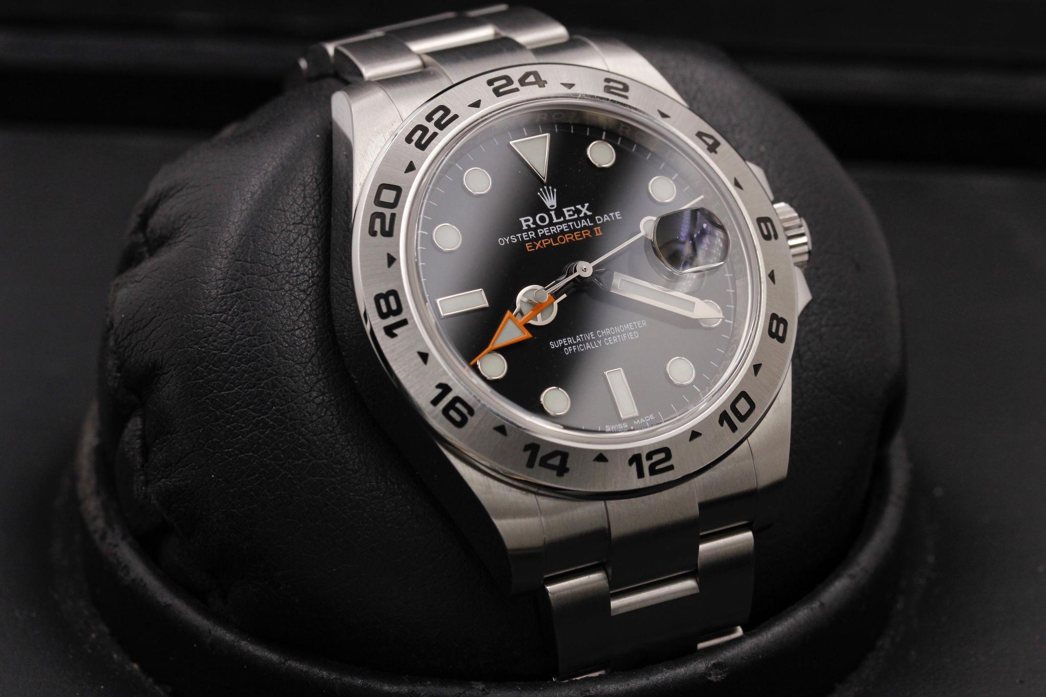 Watch Image 10