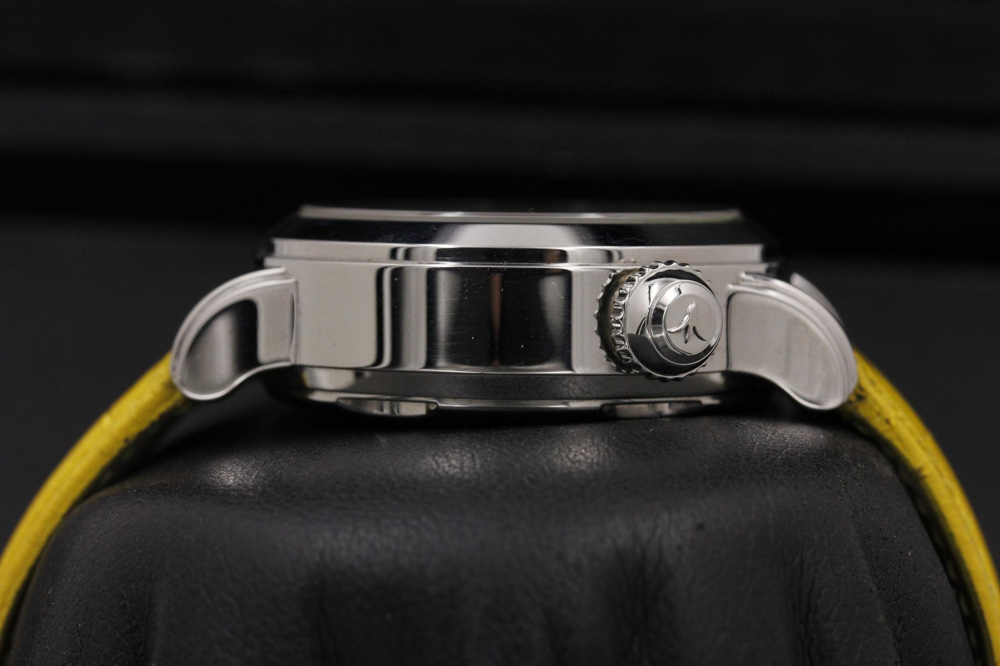Watch Image 3