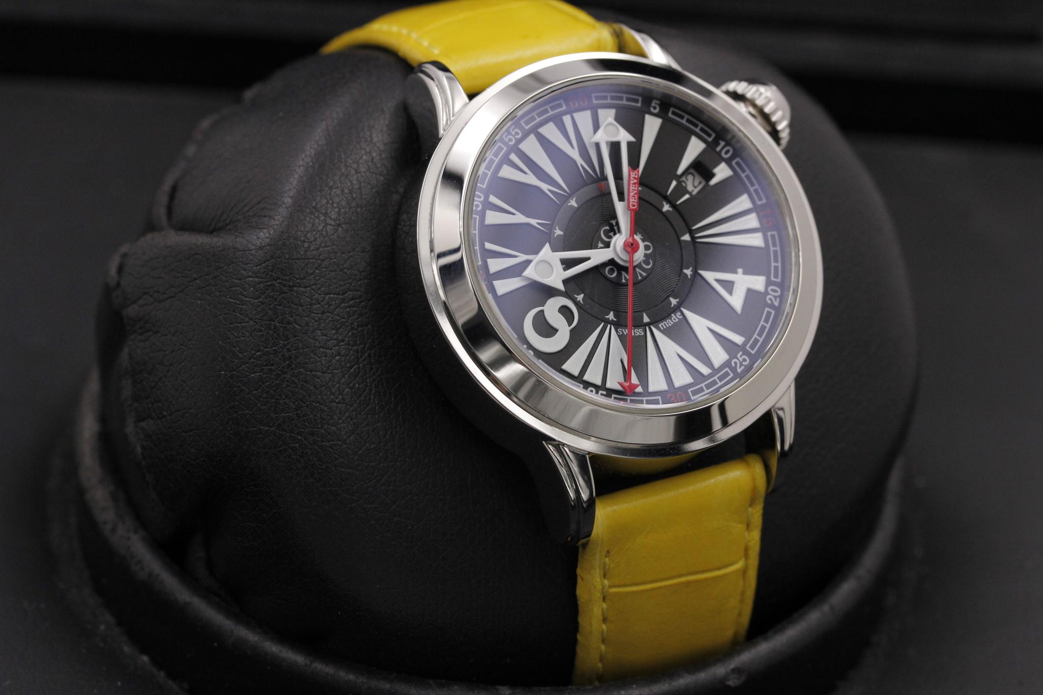 Watch Image 10