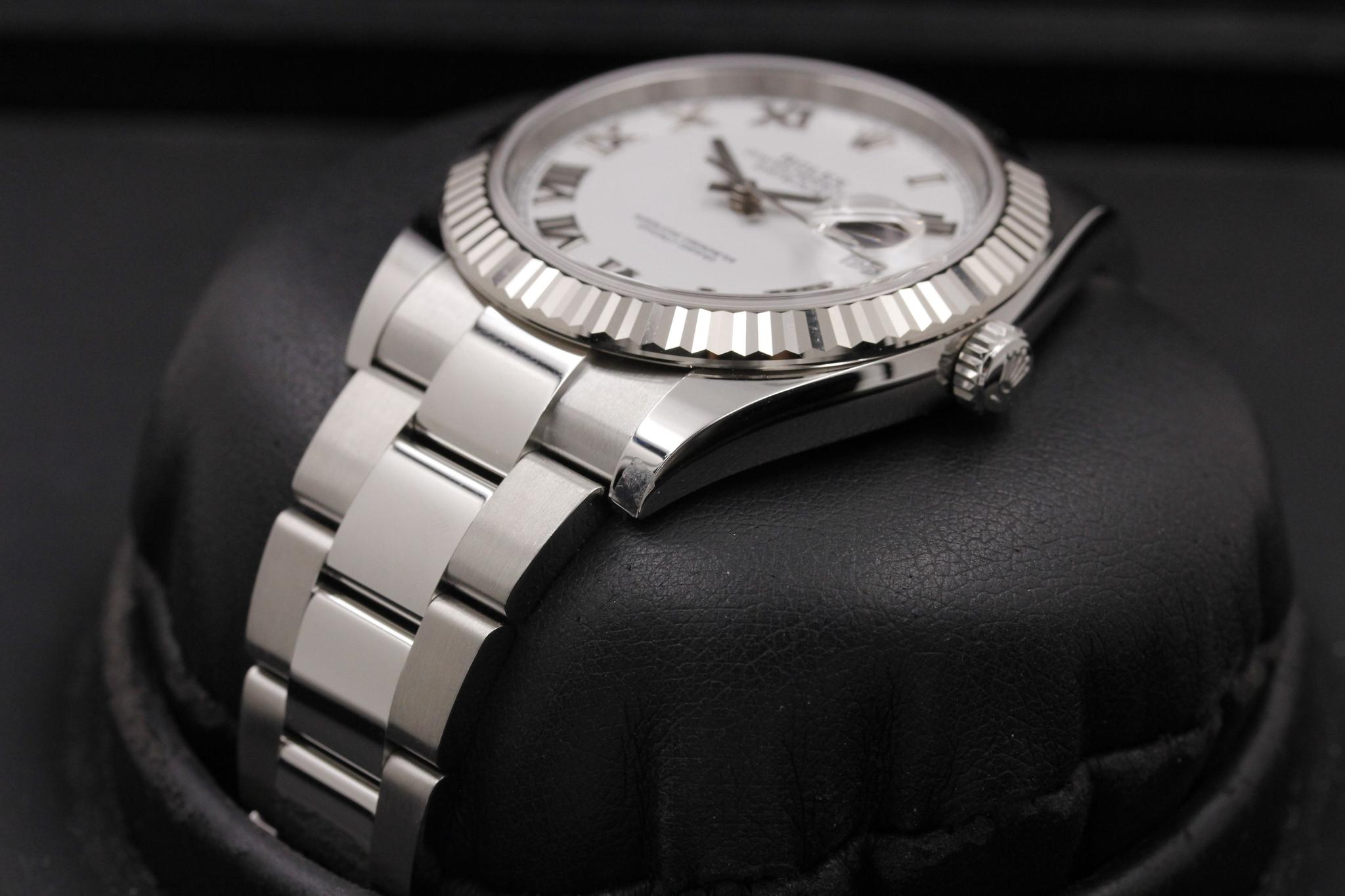 Watch Image 2