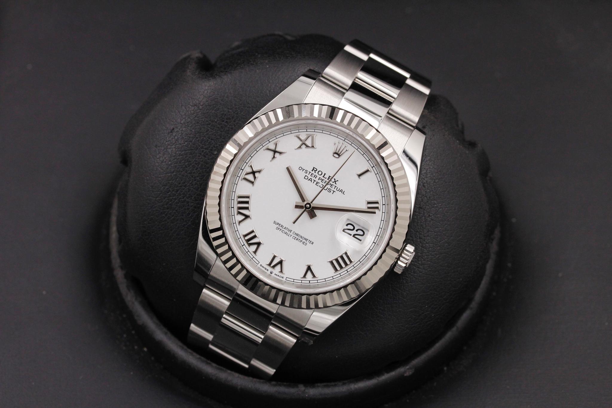 Watch Image 9