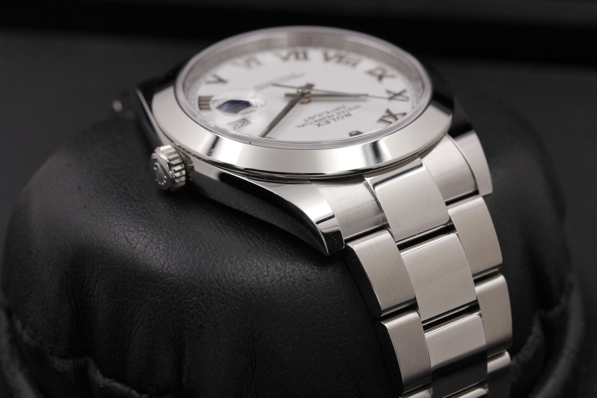 Watch Image 4