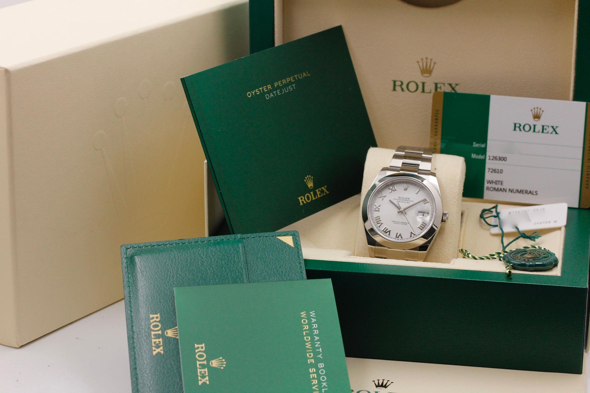 Watch Image 11