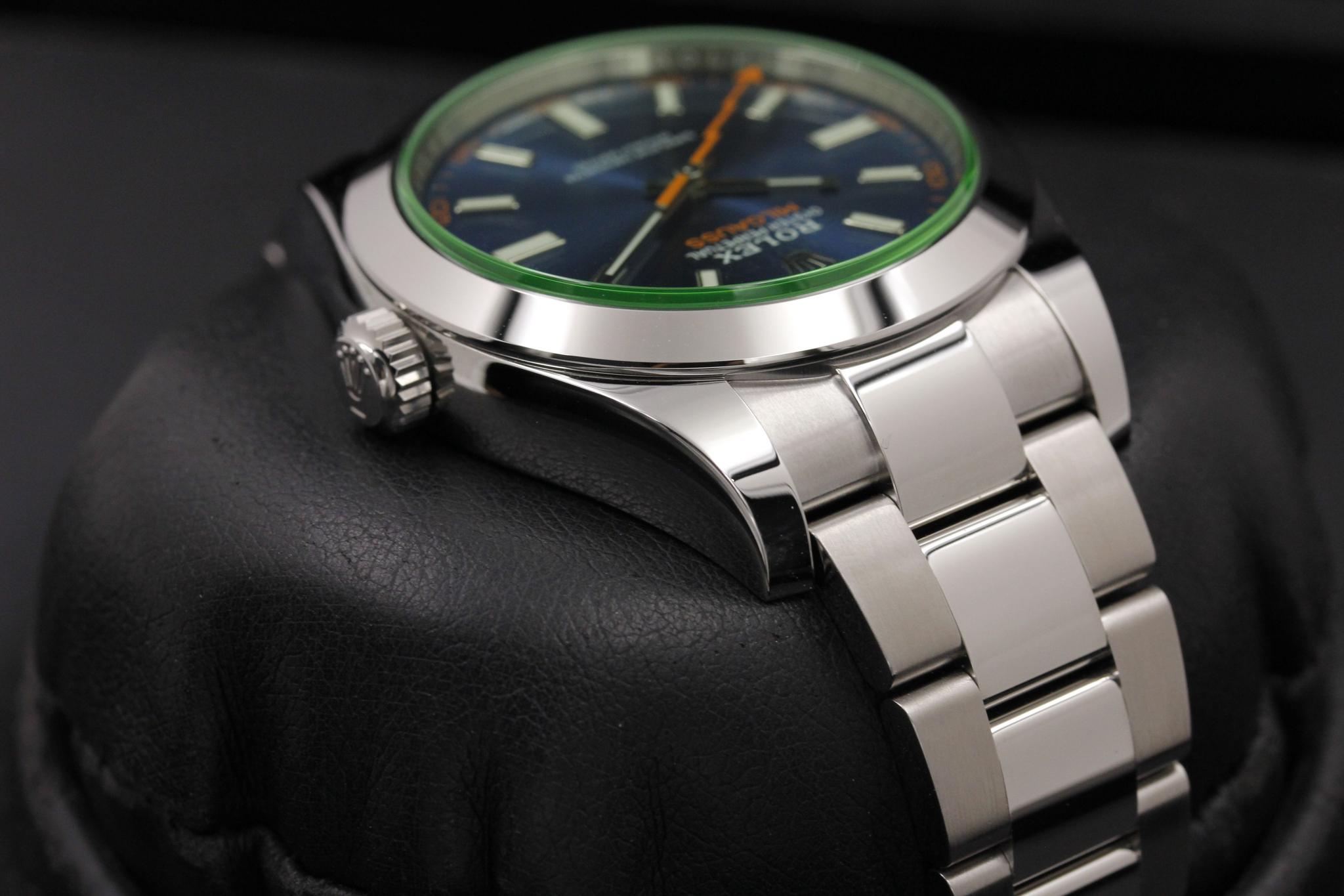 Watch Image 4