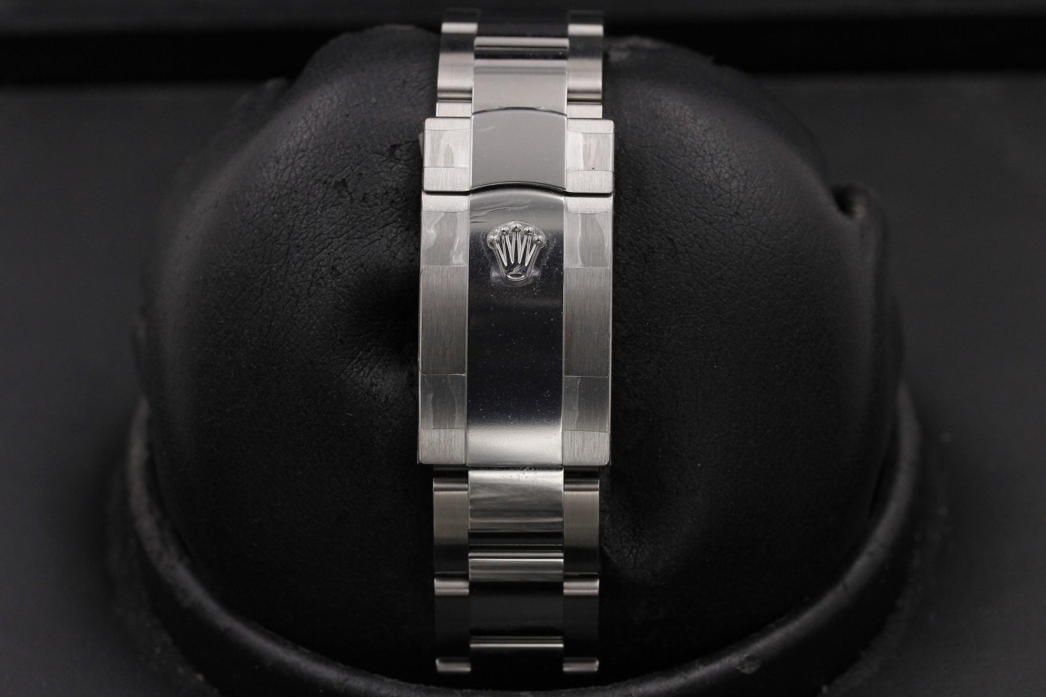 Watch Image 8