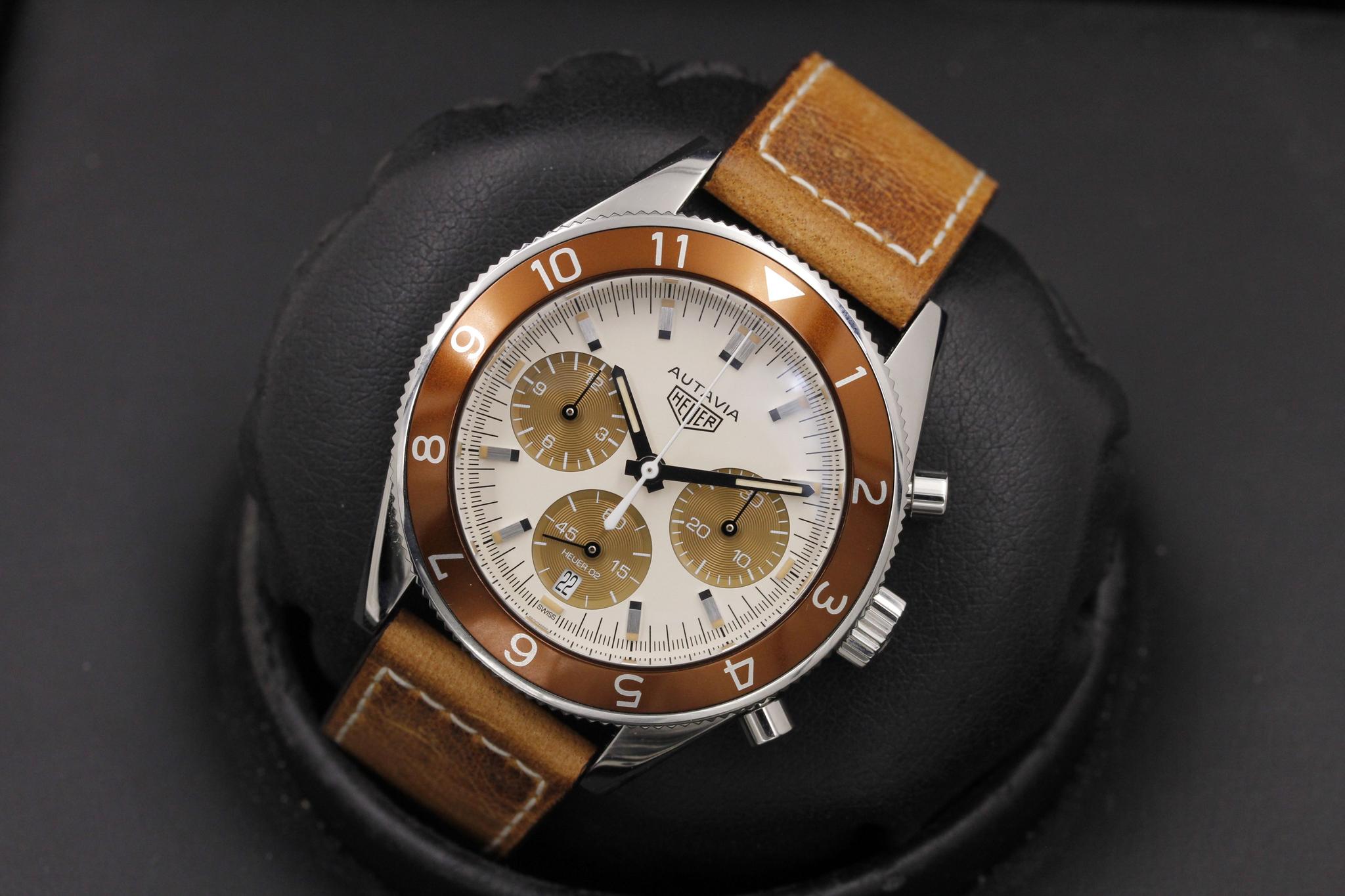 Watch Image 9