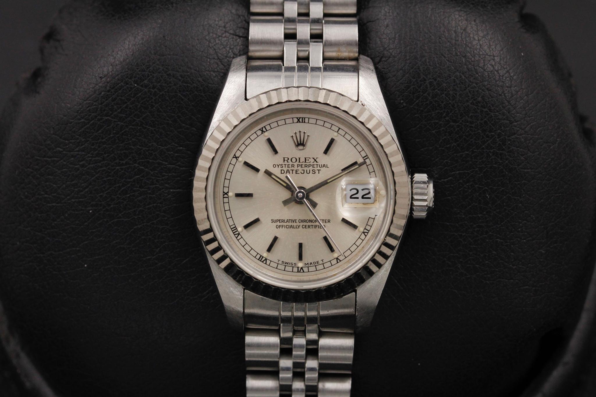 Watch Image 2
