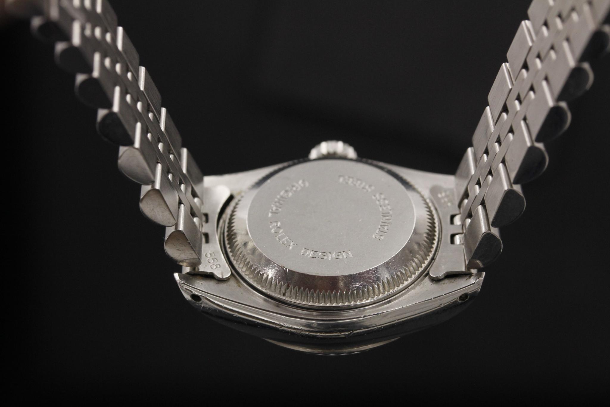 Watch Image 7