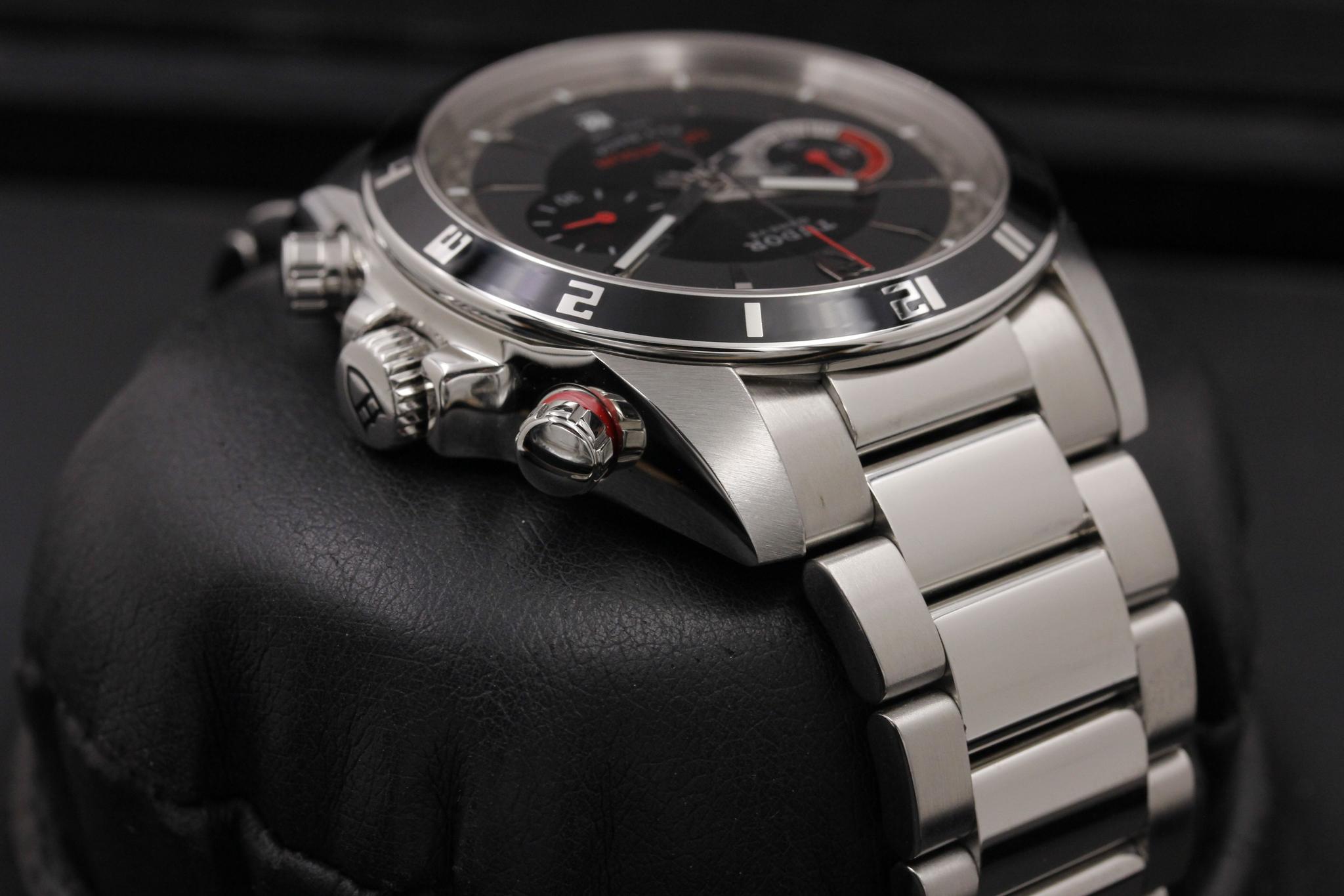 Watch Image 4
