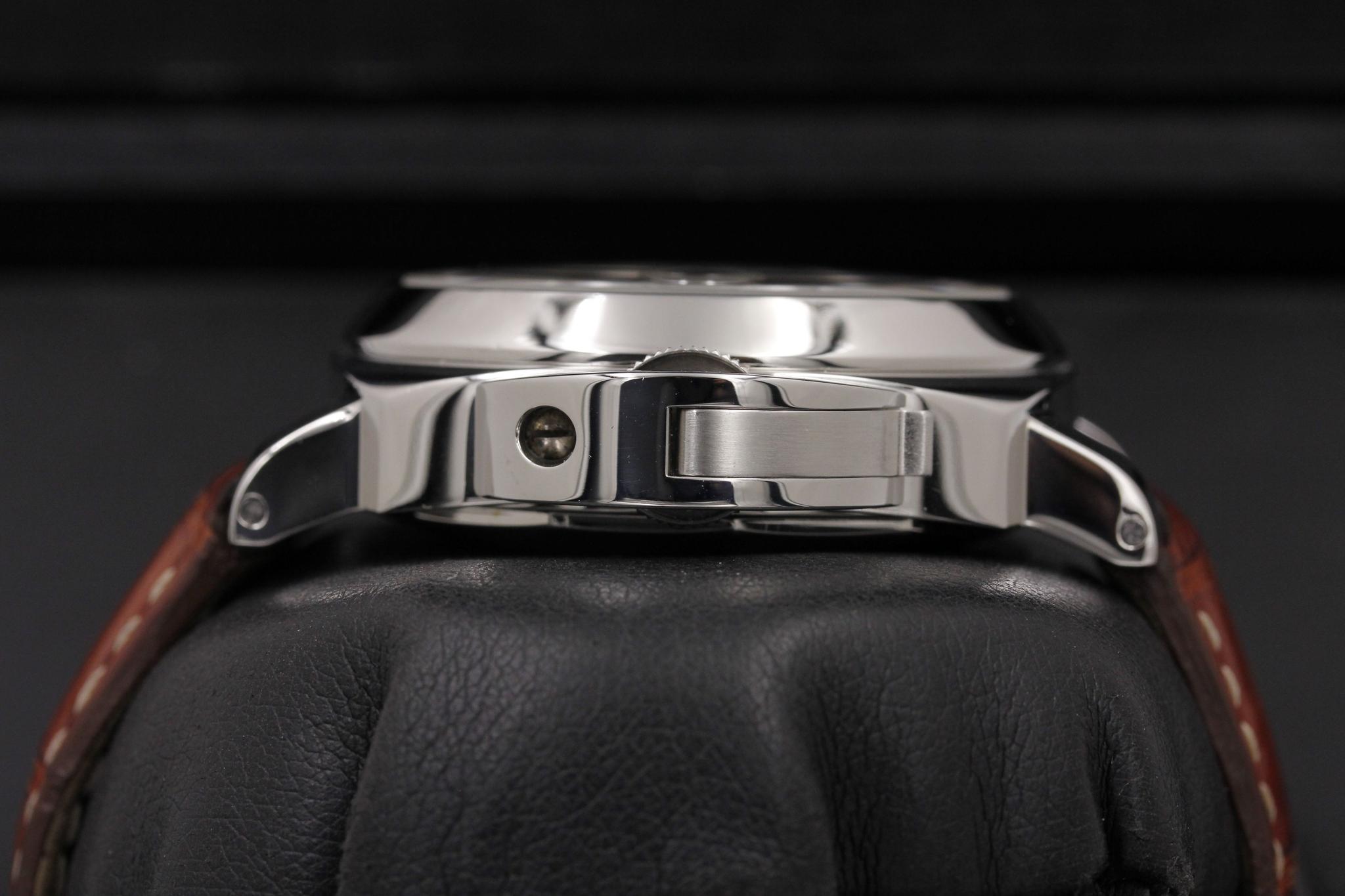 Watch Image 3