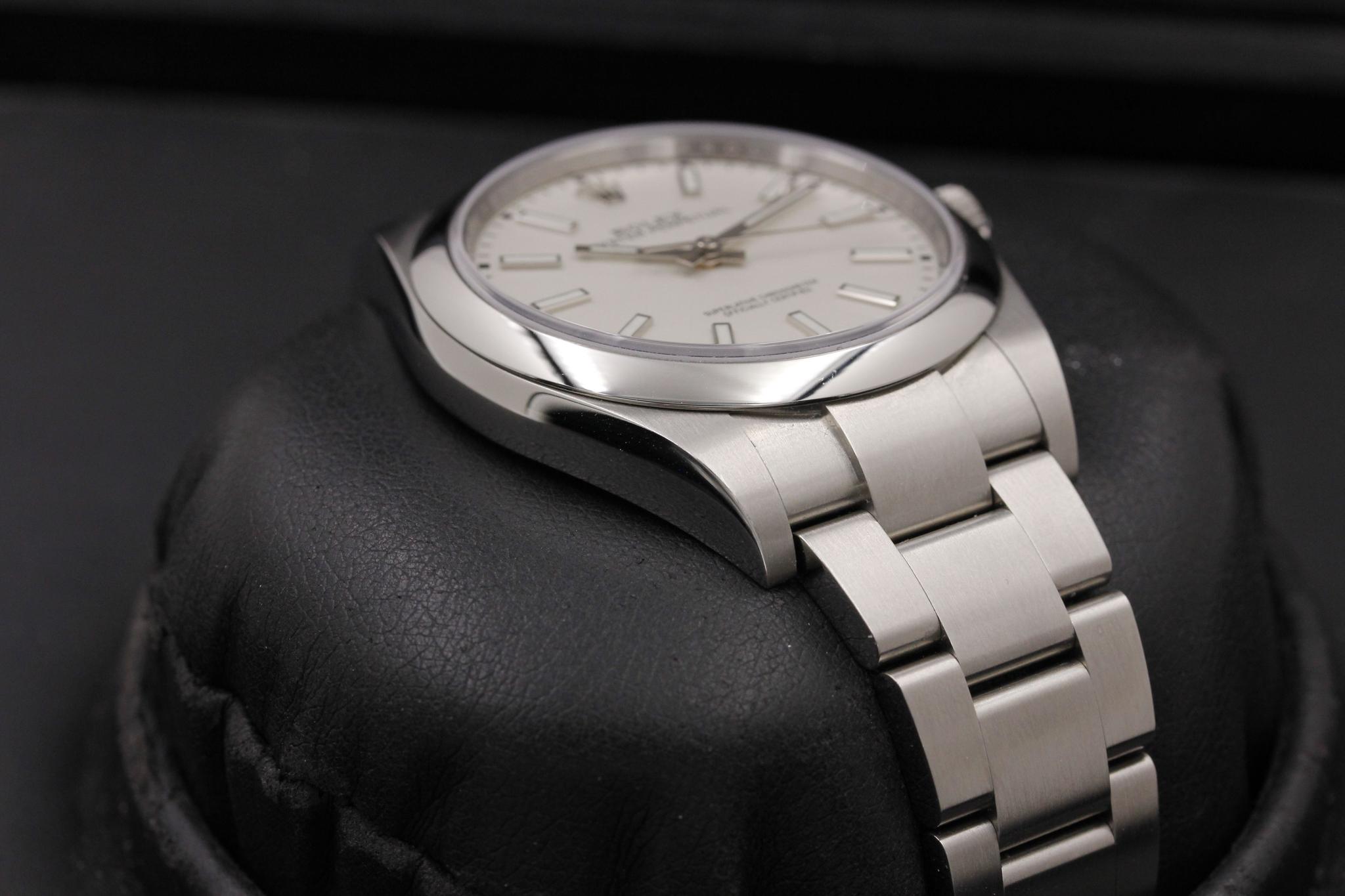 Watch Image 5