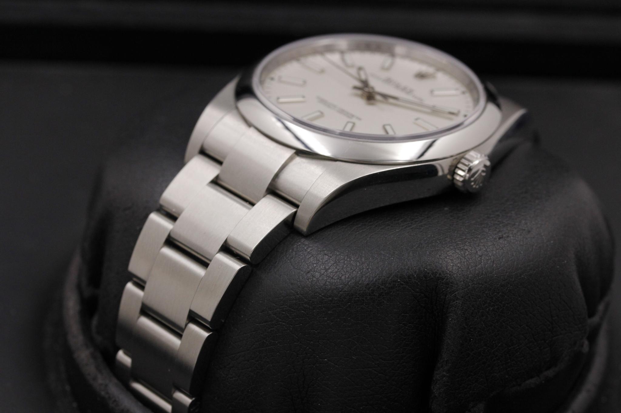 Watch Image 2