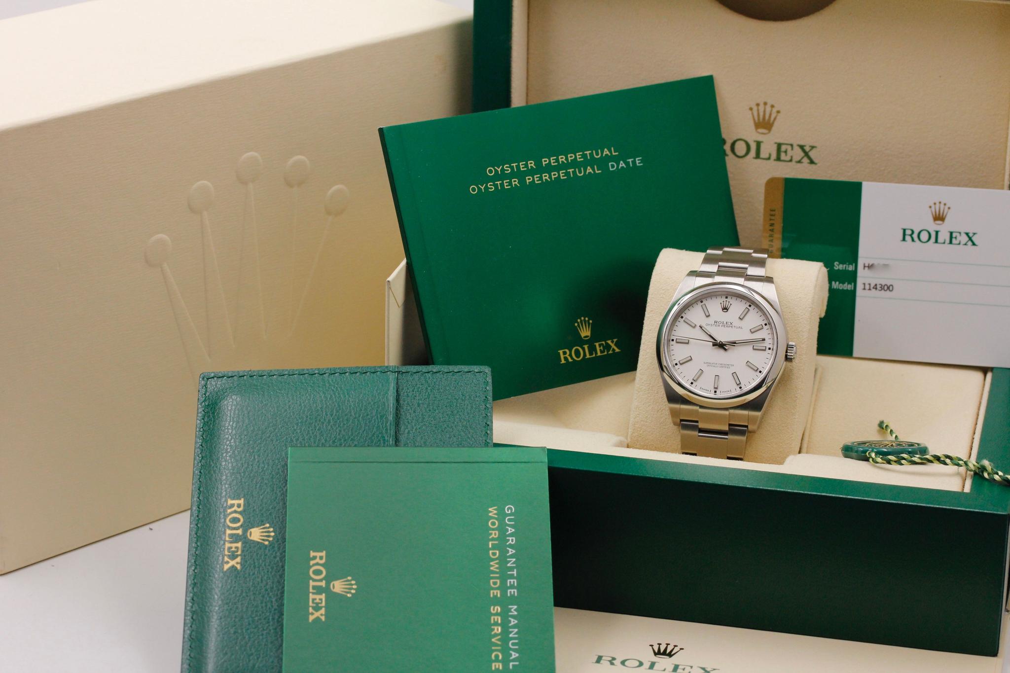 Watch Image 11