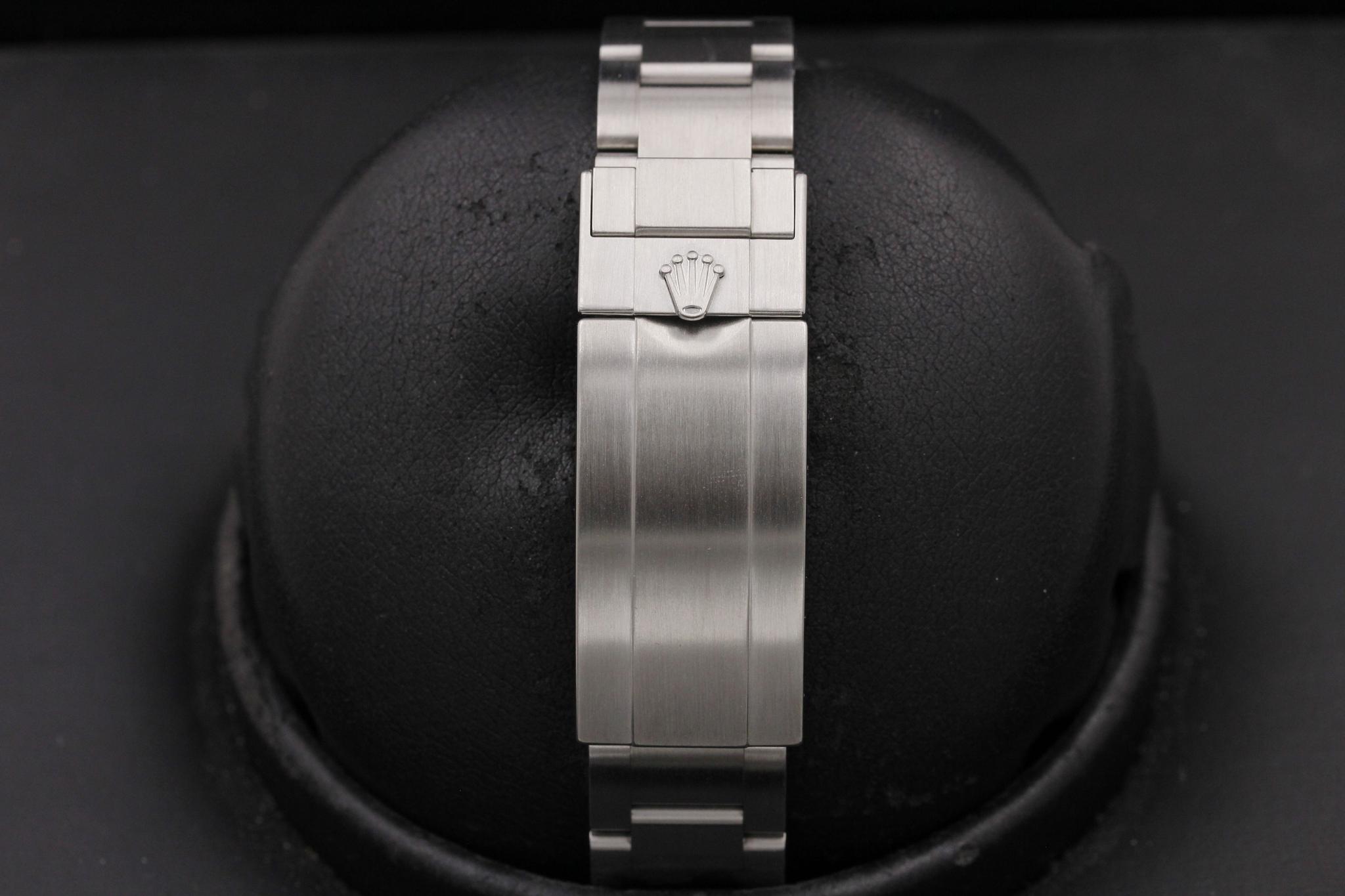 Watch Image 8