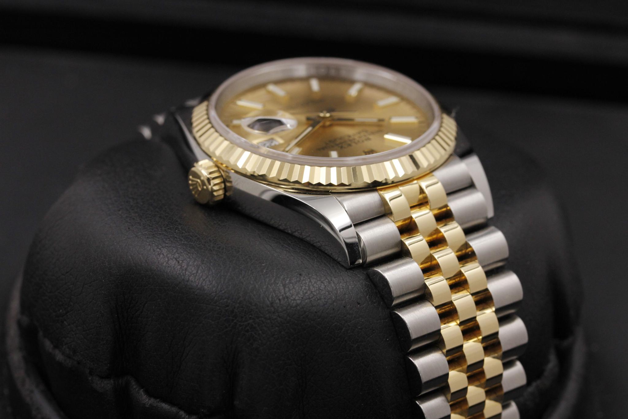 Watch Image 4