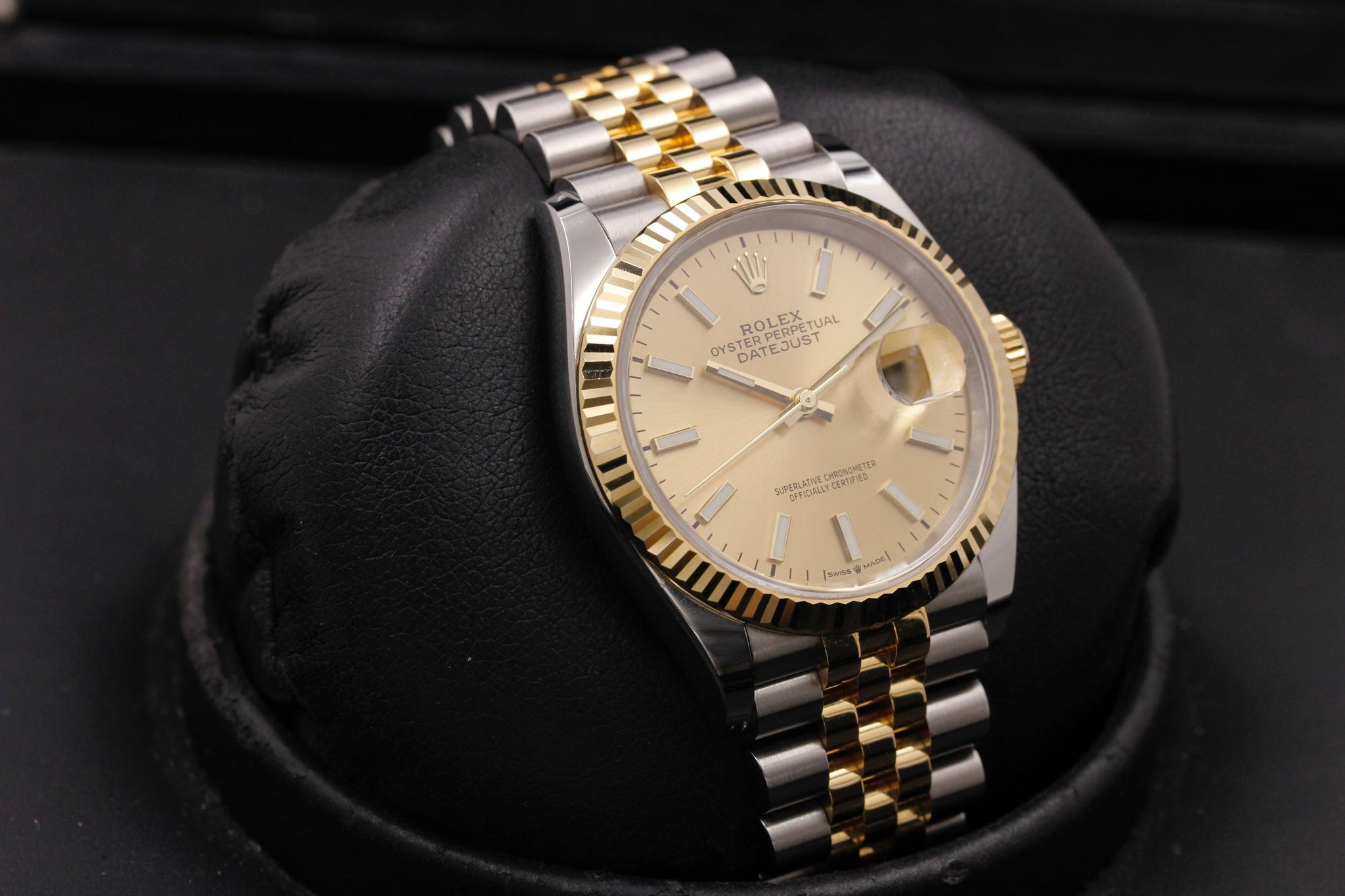 Watch Image 10