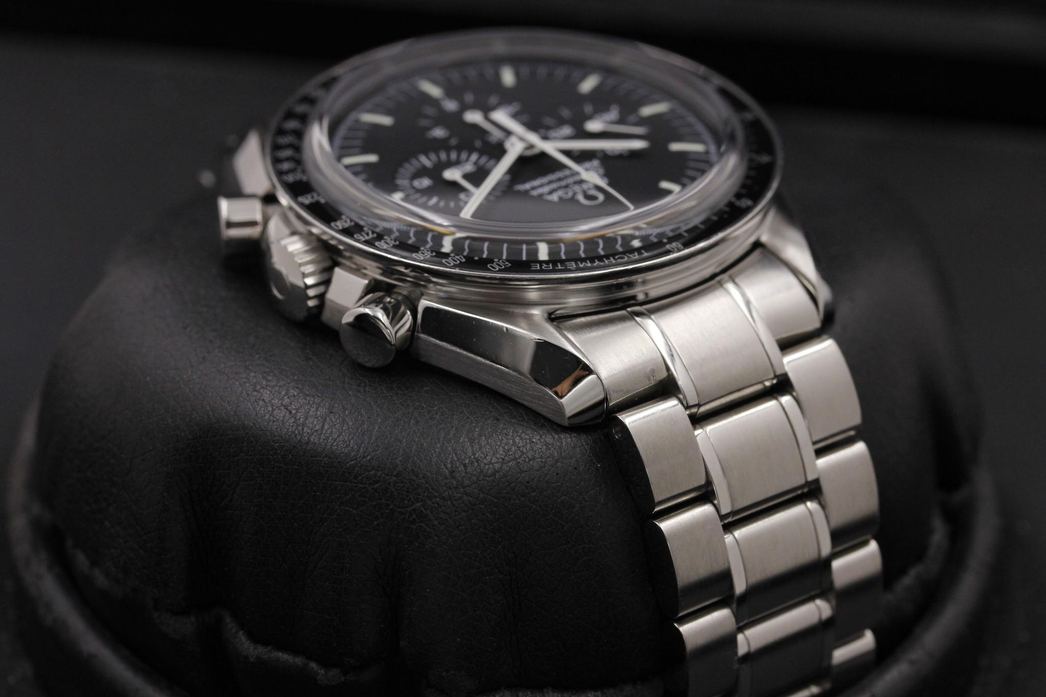 Watch Image 4