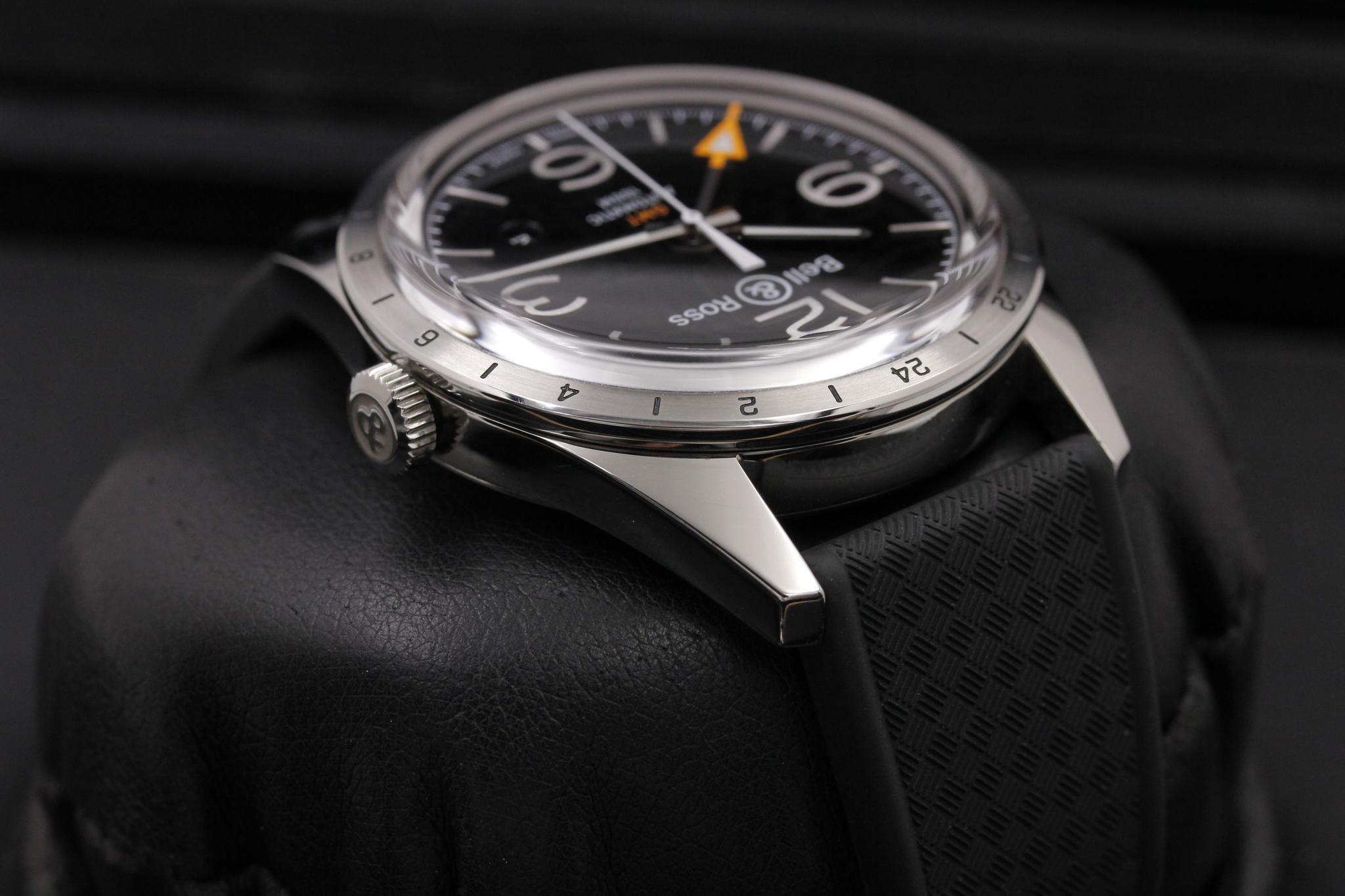 Watch Image 4