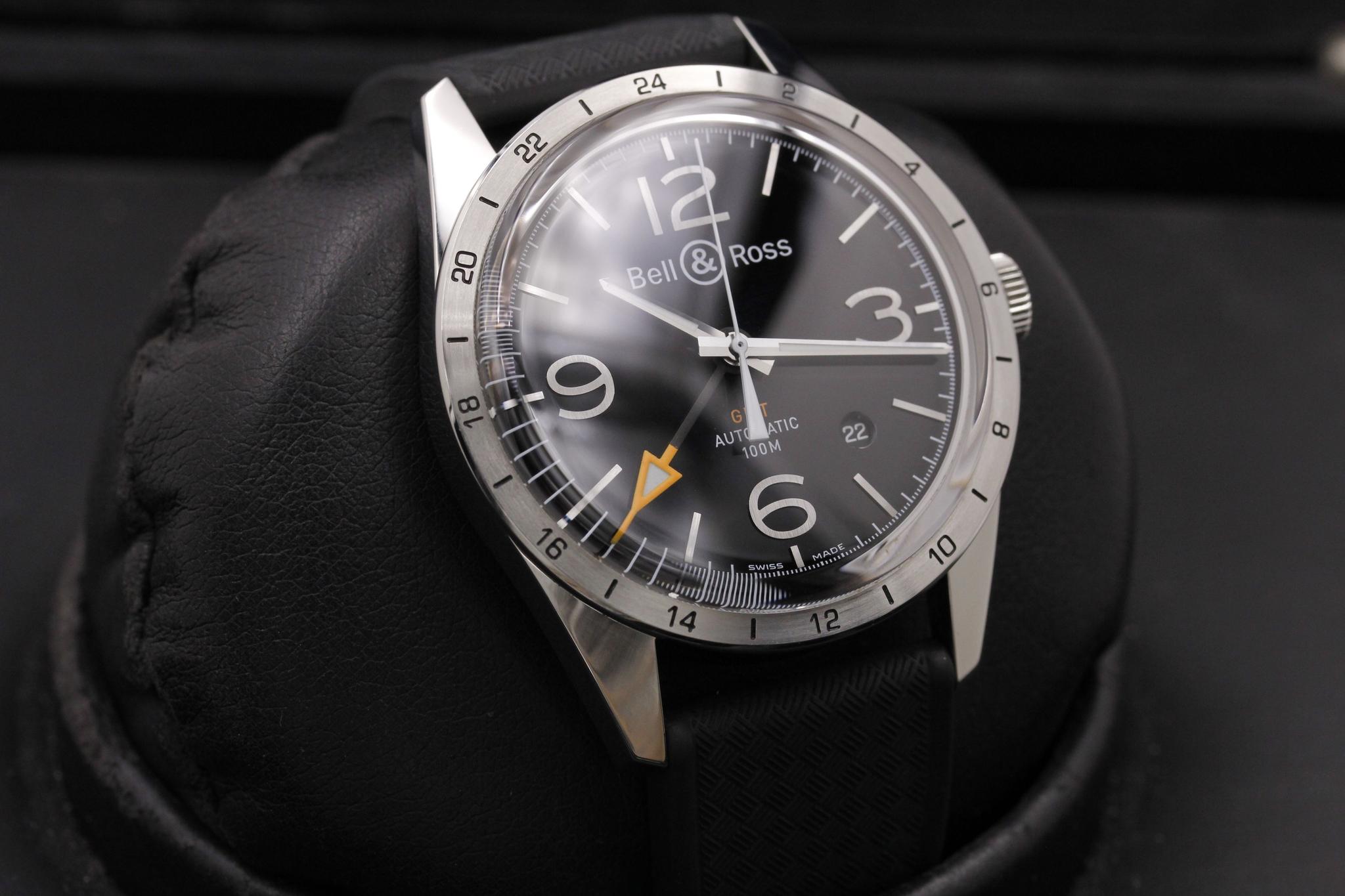 Watch Image 10